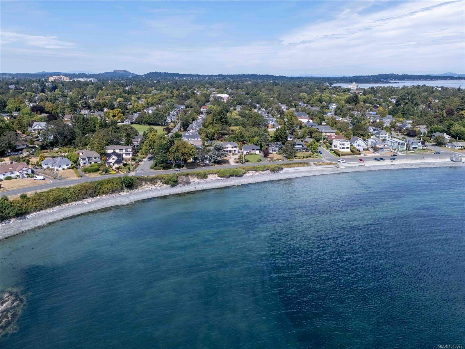 Oak Bay, BC V8S 2M2,320 Beach Dr