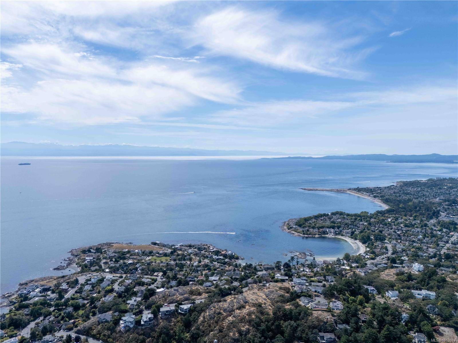 Oak Bay, BC V8S 2M2,320 Beach Dr