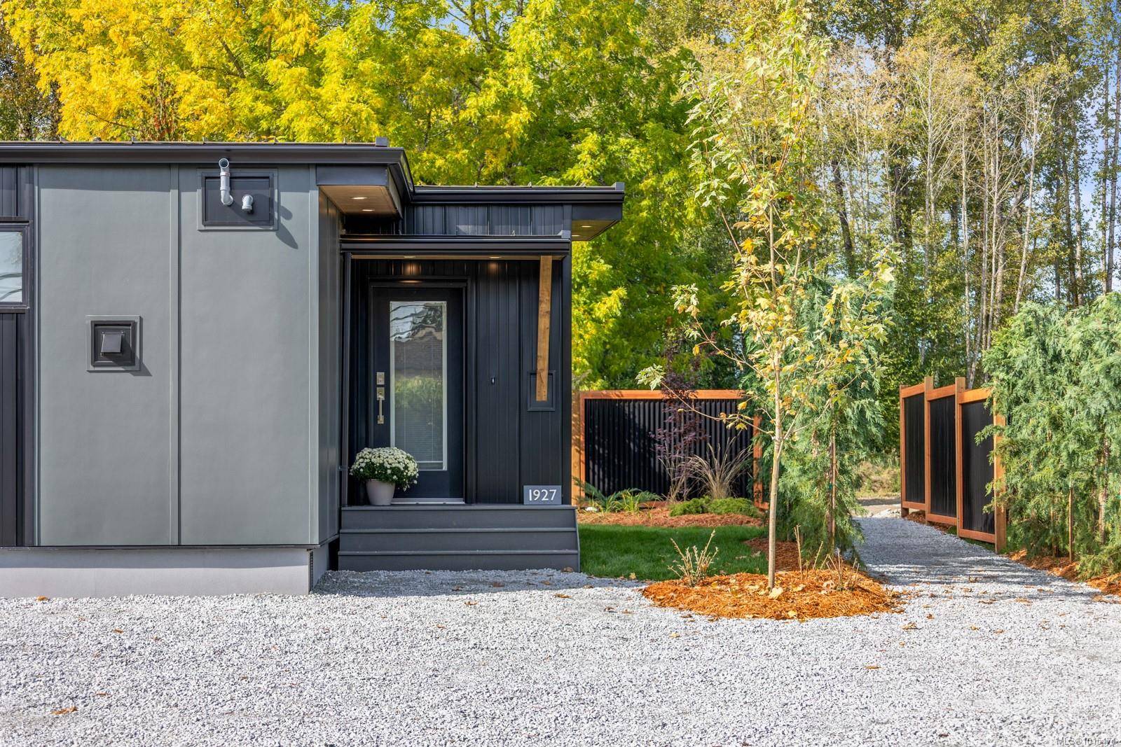 Courtenay, BC V9N 2G1,1927 Cumberland Rd