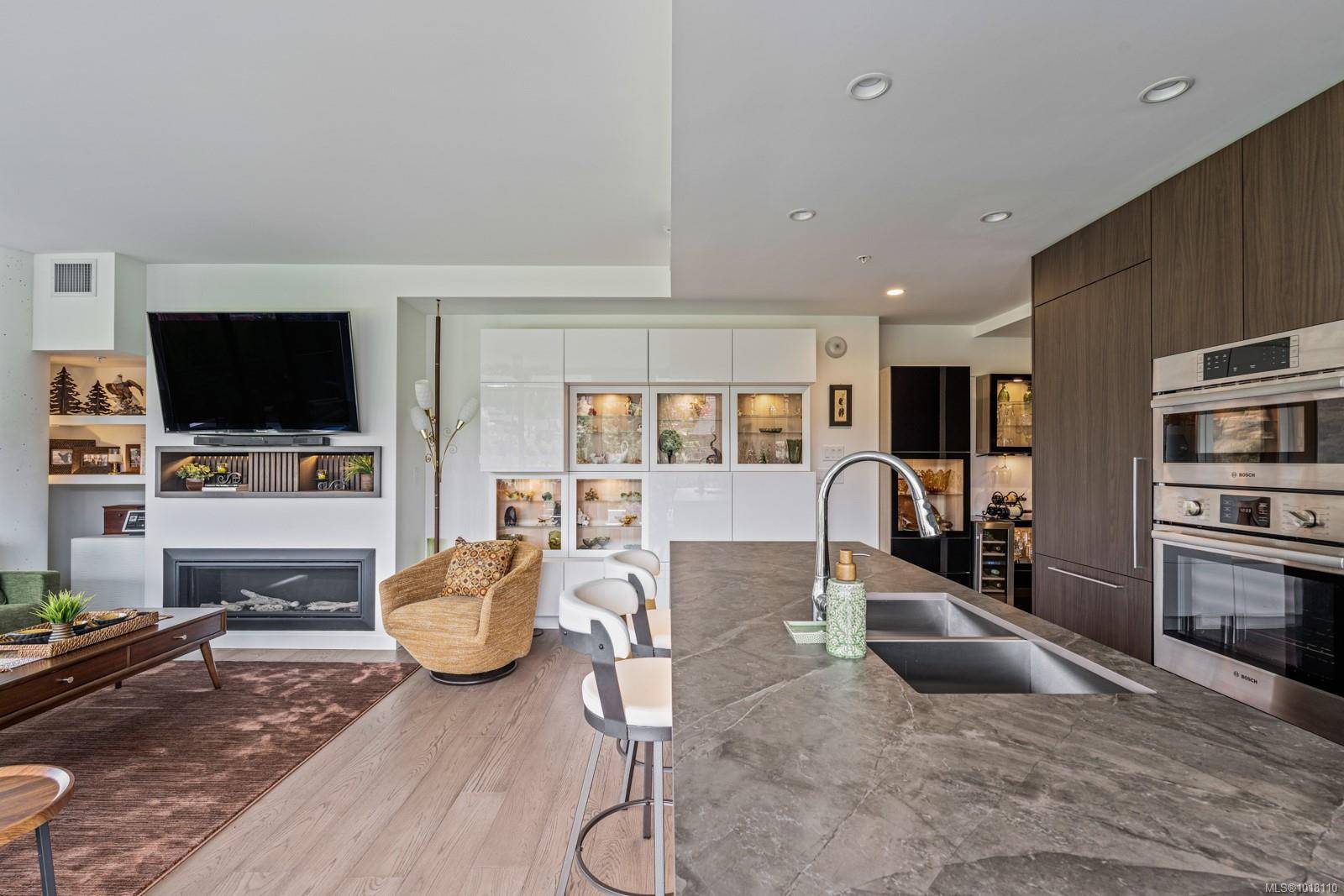 Langford, BC V9B 7C1,2000 Hannington Rd #815