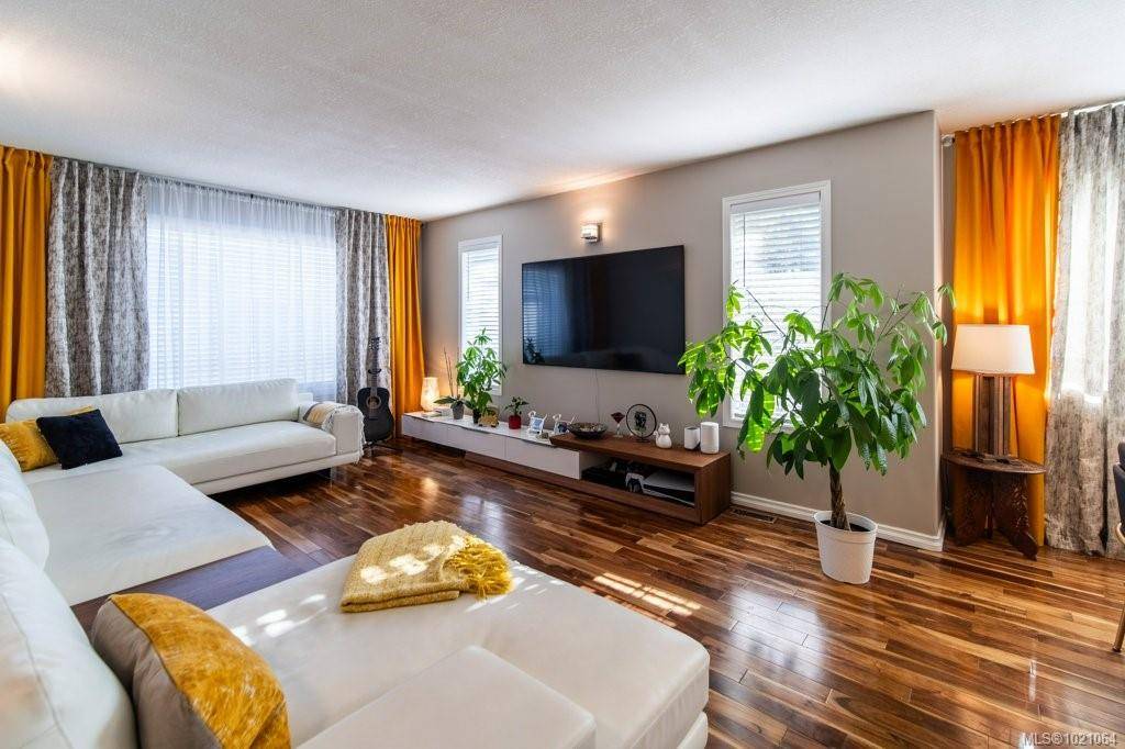 Duncan, BC V9L 2L9,749 Marchmont Rd