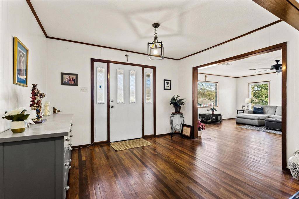 Denison, TX 75020,422 W Acheson