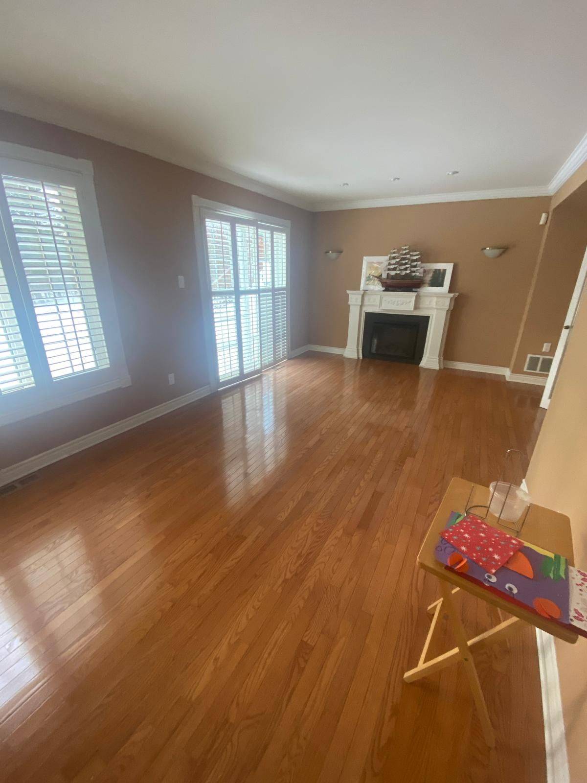 Toronto C07, ON M2R 2T4,40 Sunnycrest RD