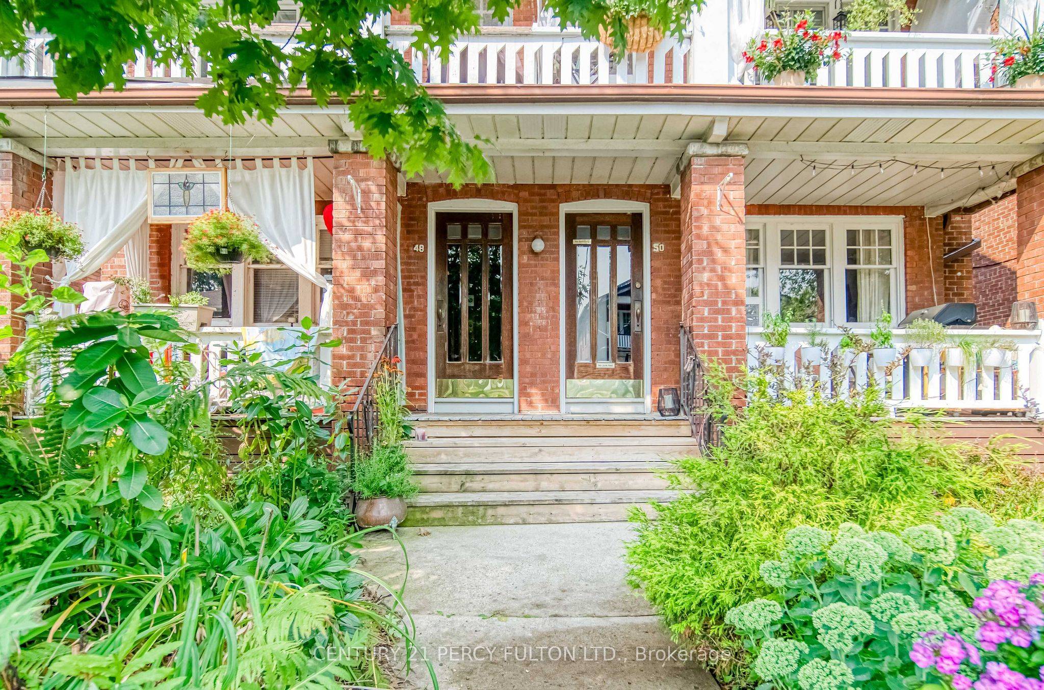 Toronto E02, ON M4E 2X1,48-50 Scarboro Beach BLVD