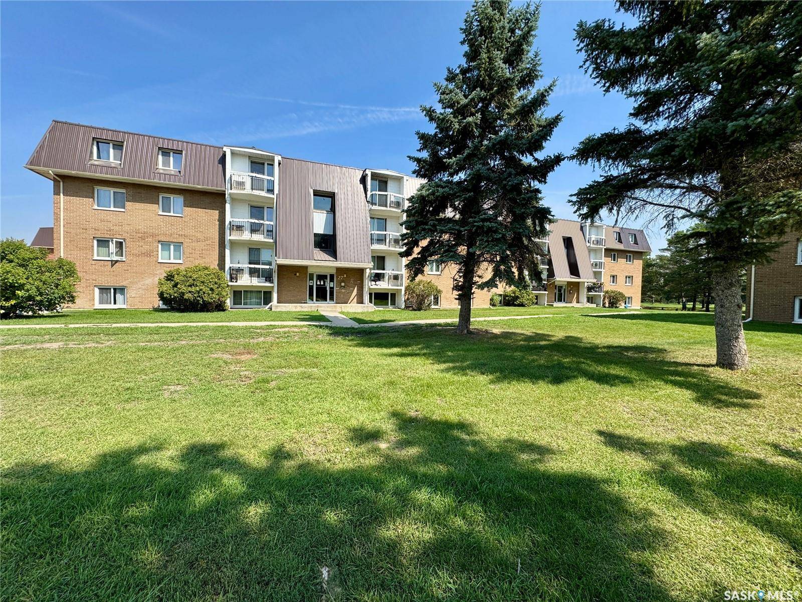 Regina, SK S4S 6P8,27 CENTENNIAL STREET #11