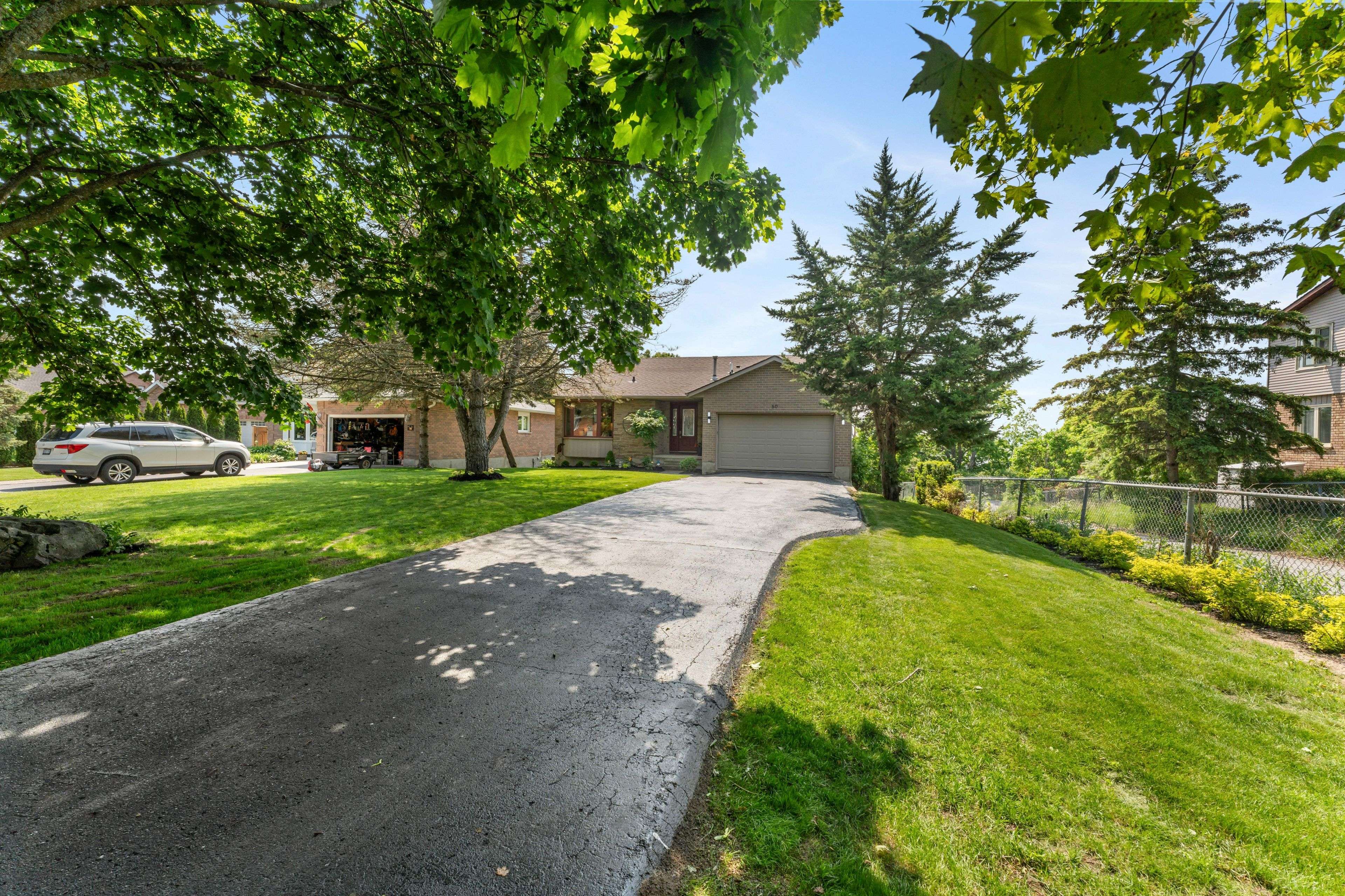 Kingston, ON K7K 6L8,80 Limeridge DR