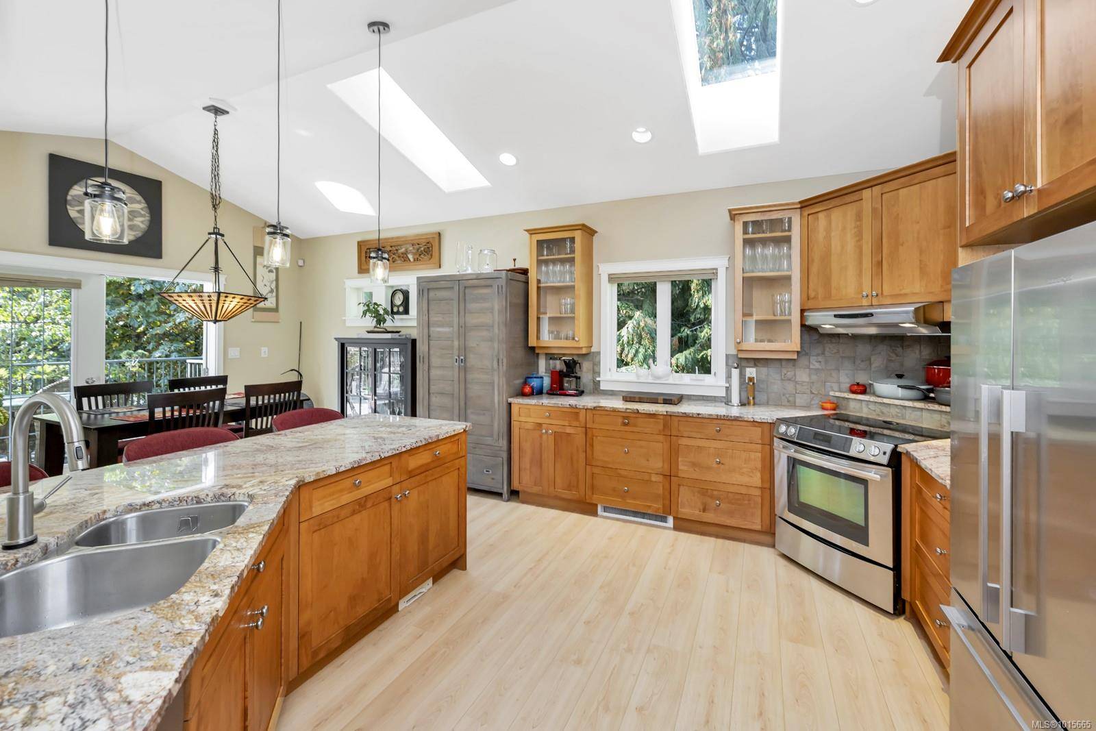 Central Saanich, BC V8Z 7X6,2398 Tanner Ridge Pl