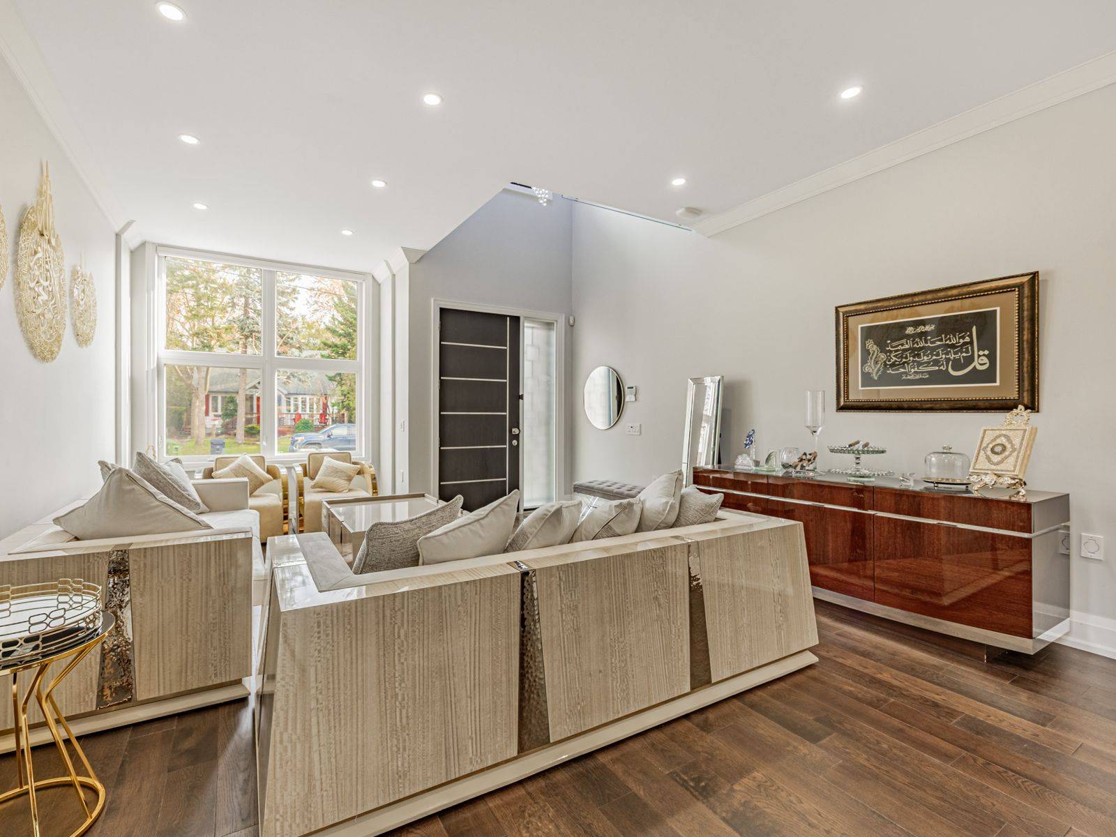 Toronto E08, ON M1M 2N7,50 Eastville AVE