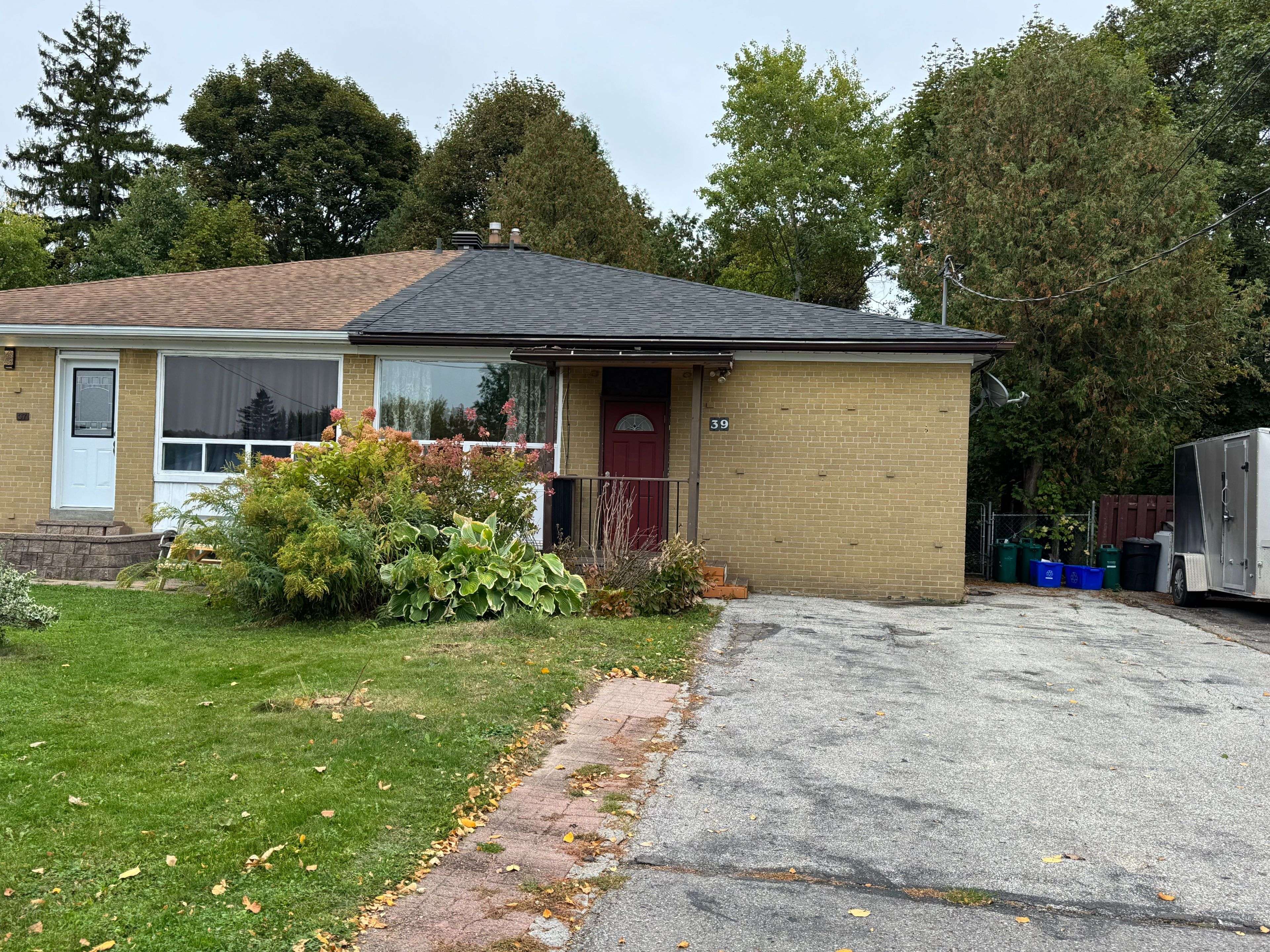 Aurora, ON L4G 2B4,39 Davis RD #Bsmnt