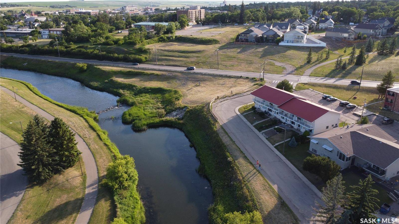 Swift Current, SK S9H 4E3,520 Bray STREET E