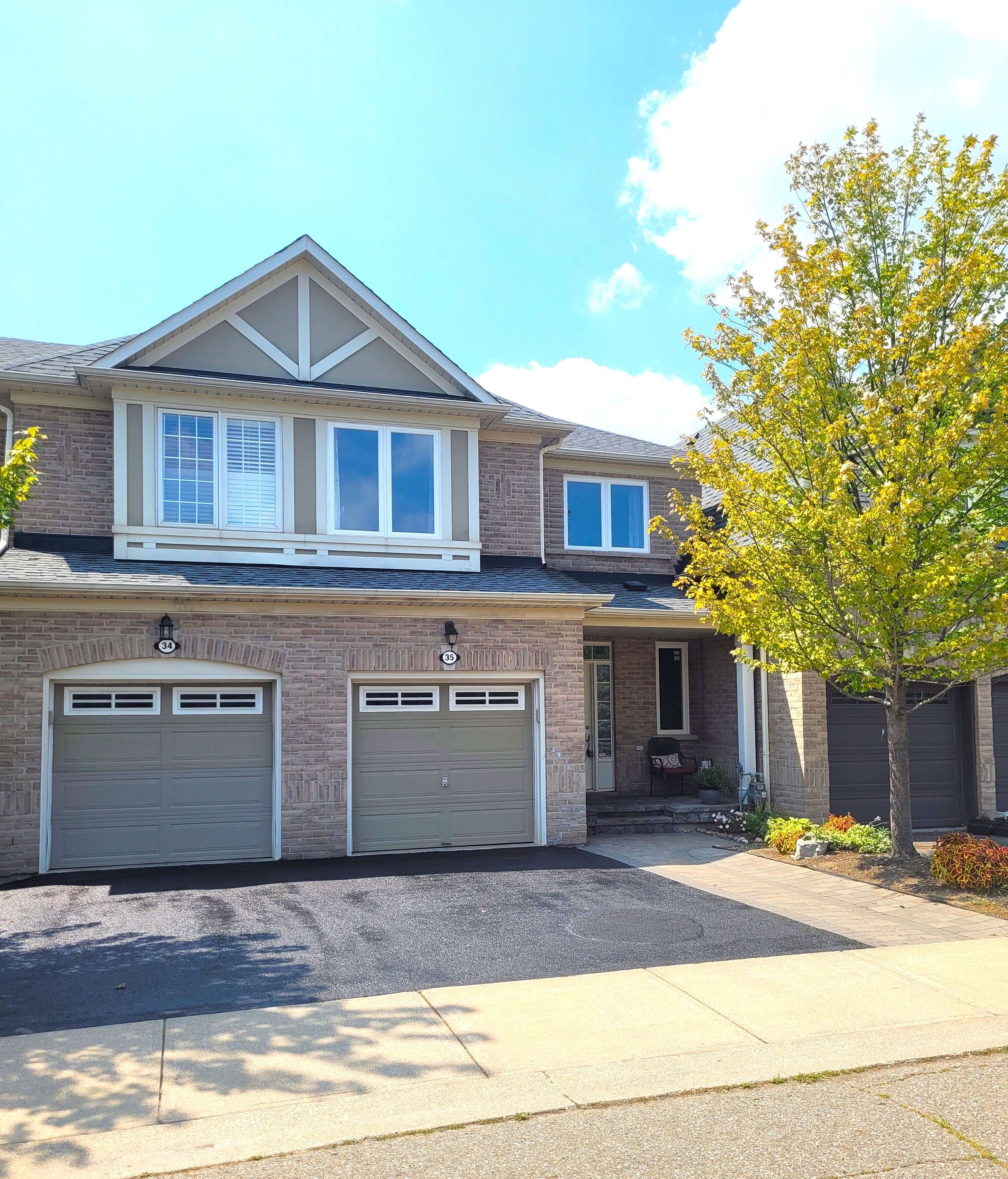 Oakville, ON L6M 5C8,2295 Rochester CIR #35