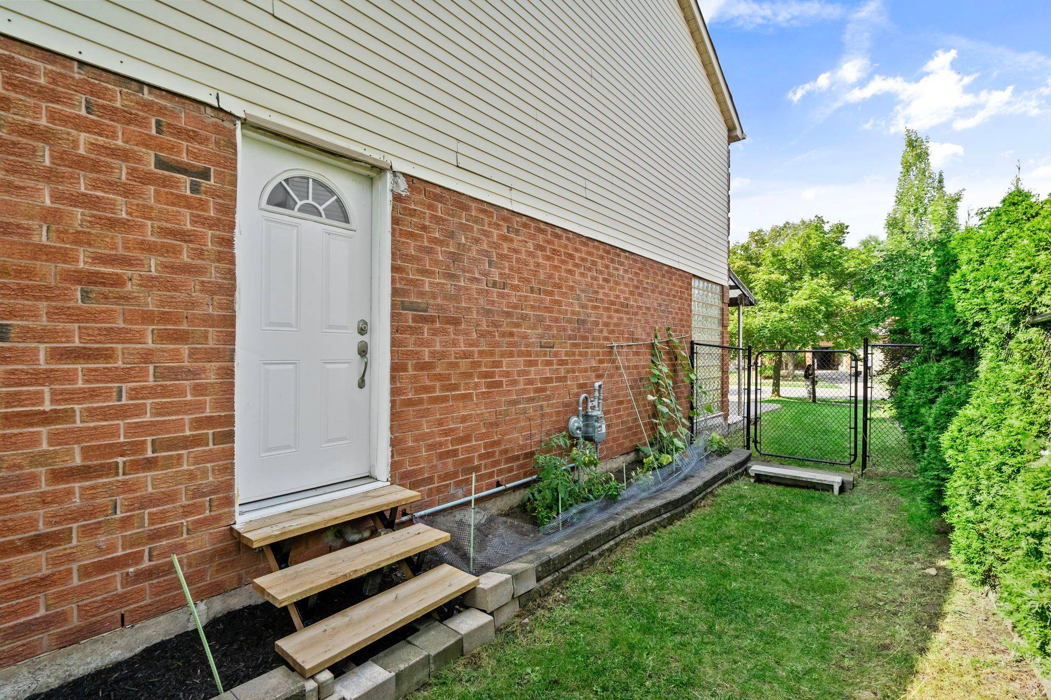 Oakville, ON L6H 4M2,2064 Glenada CRES #BSMNT