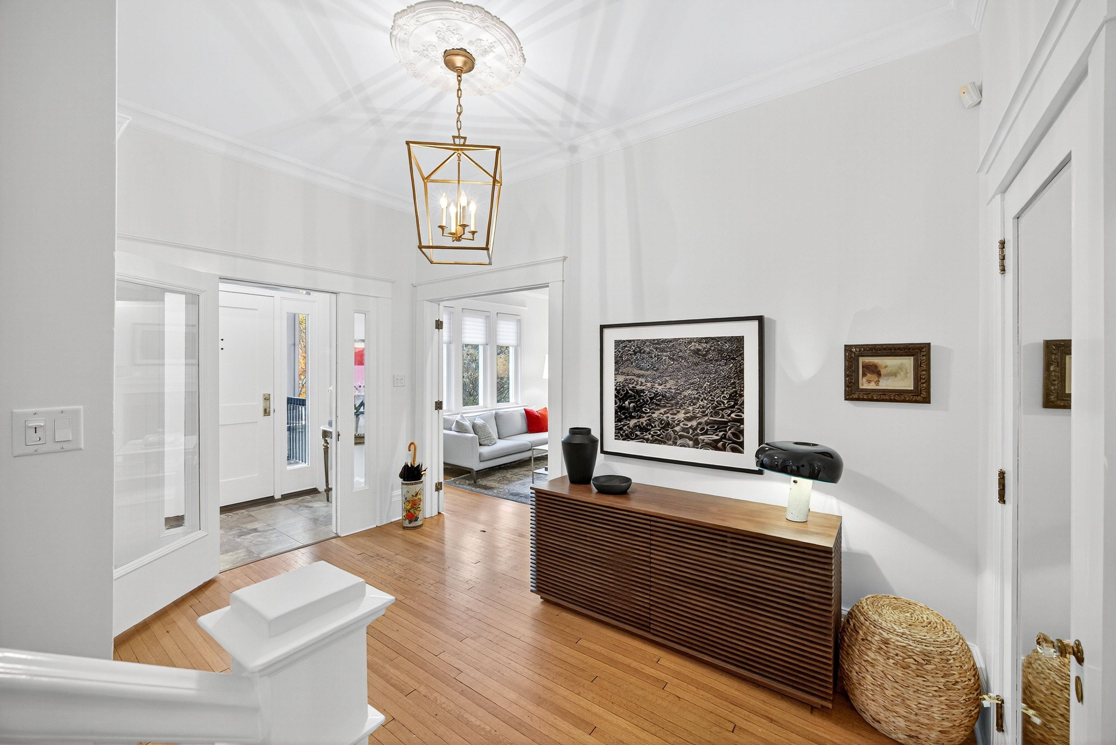 Glebe - Ottawa East And Area, ON K1S 2B7,297 CLEMOW AVE