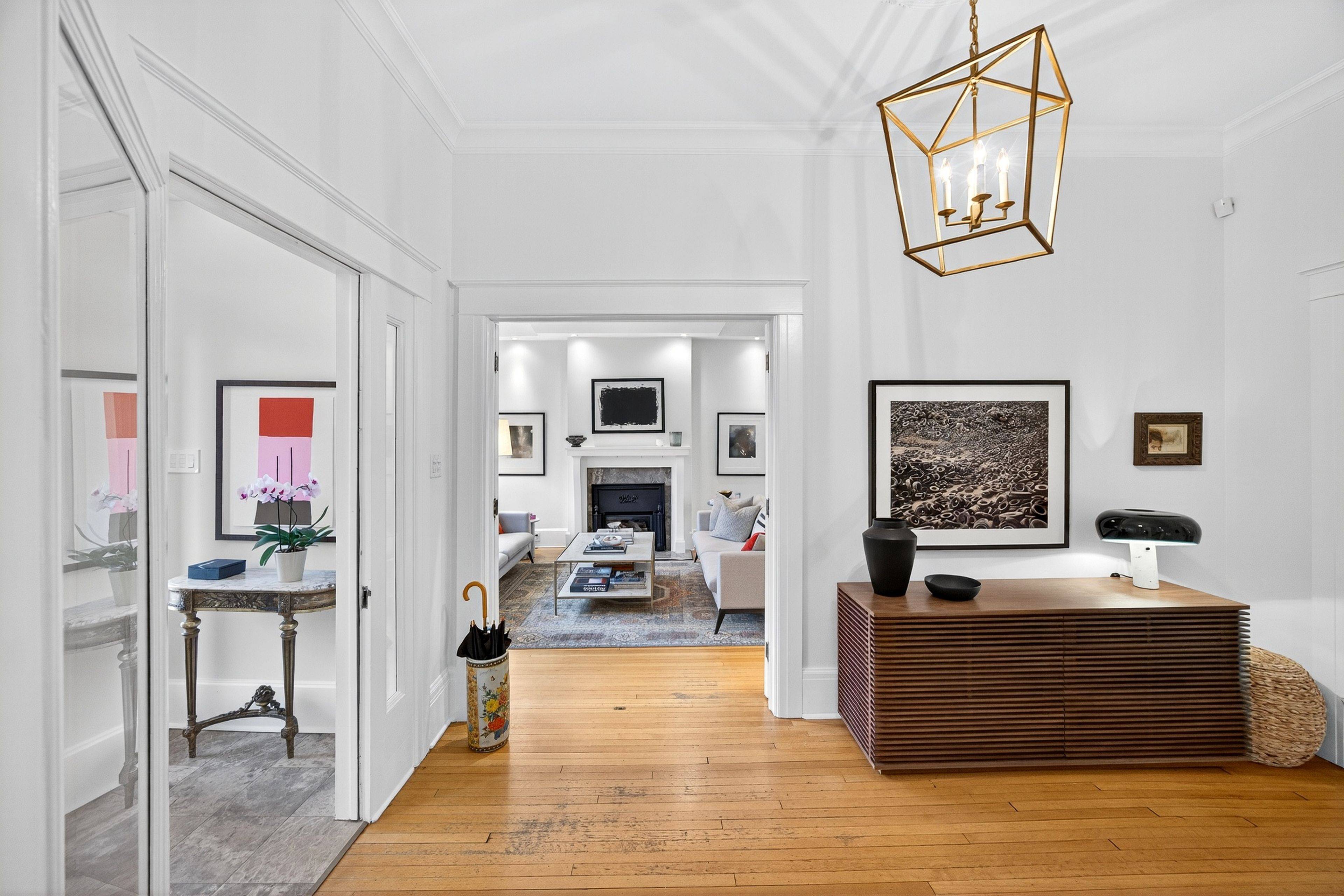 Glebe - Ottawa East And Area, ON K1S 2B7,297 CLEMOW AVE