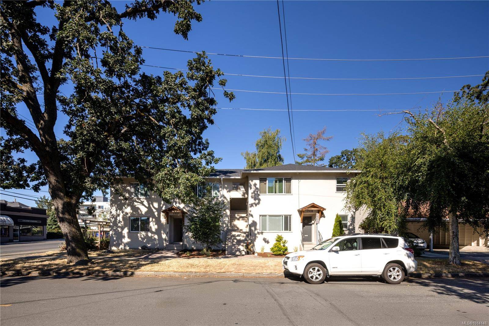 Victoria, BC V8R 4W3,1502-1508 Davie St