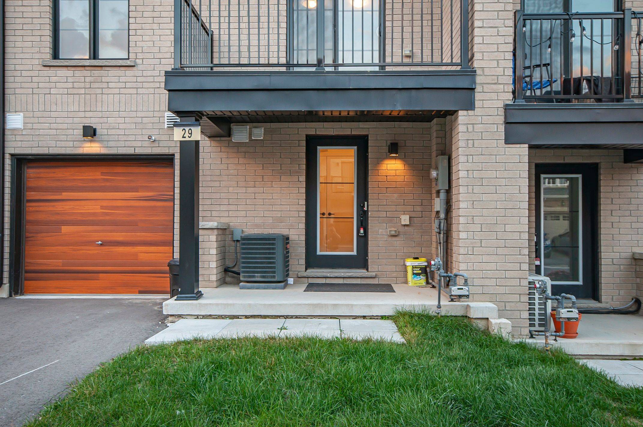 Barrie, ON L9J 0V4,29 Wagon LN