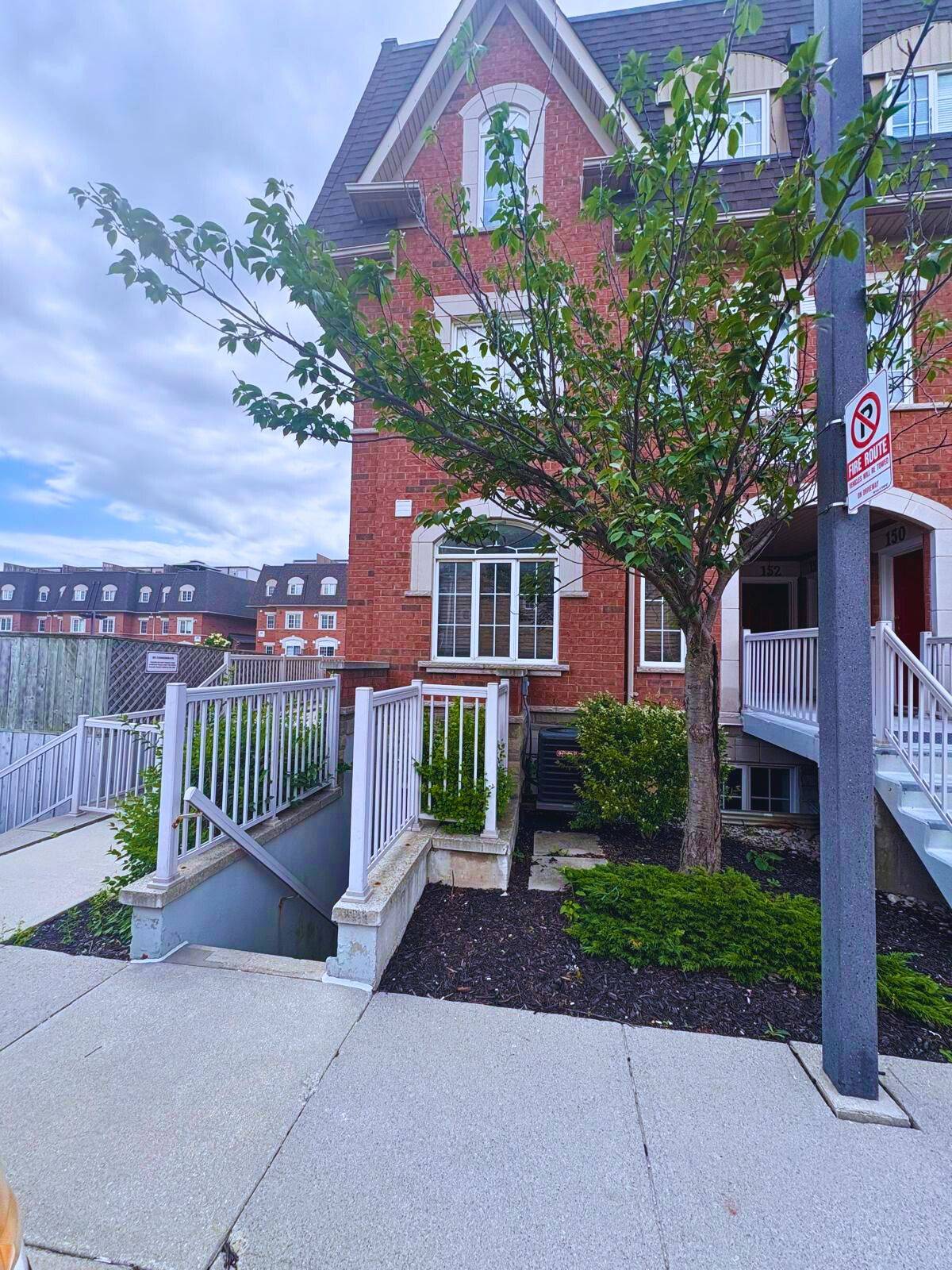 Mississauga, ON L5B 4K1,601 Shoreline DR #145