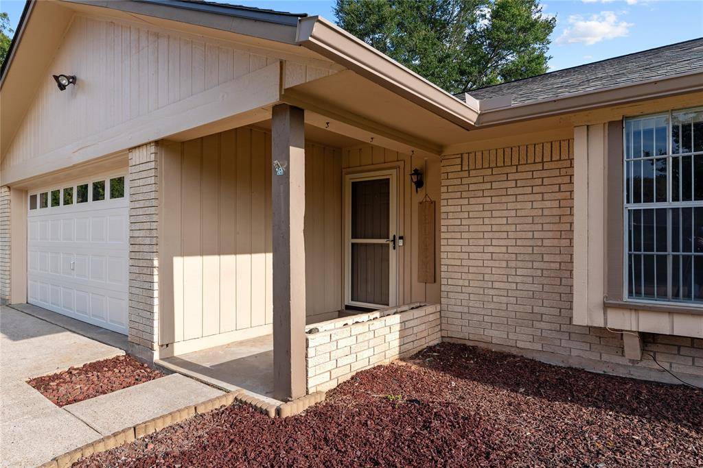 Bossier City, LA 71112,5302 Iris Circle