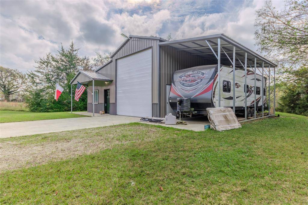 Scroggins, TX 75480,984 County Road Se 4350