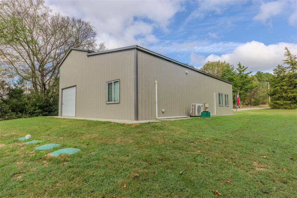 Scroggins, TX 75480,984 County Road Se 4350