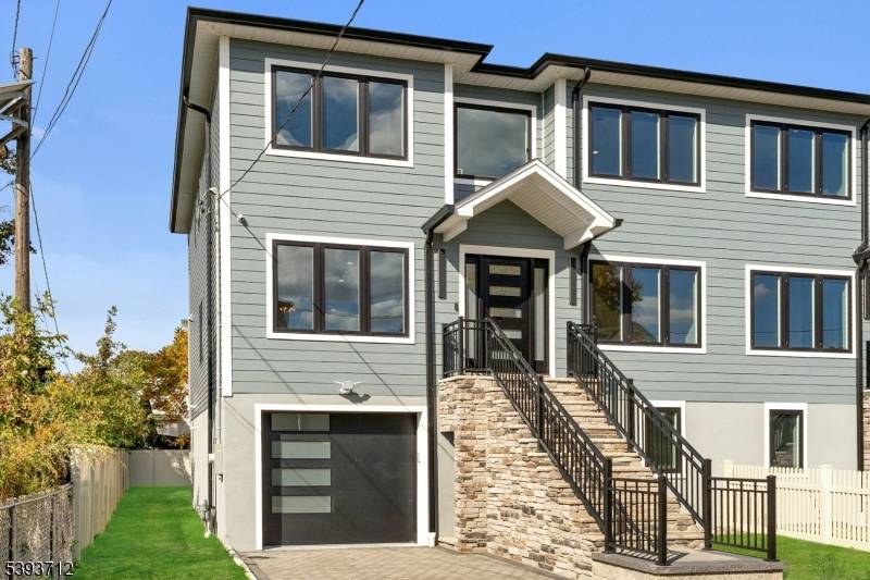 Wallington Boro, NJ 07057,25A Pulaski Ave #A