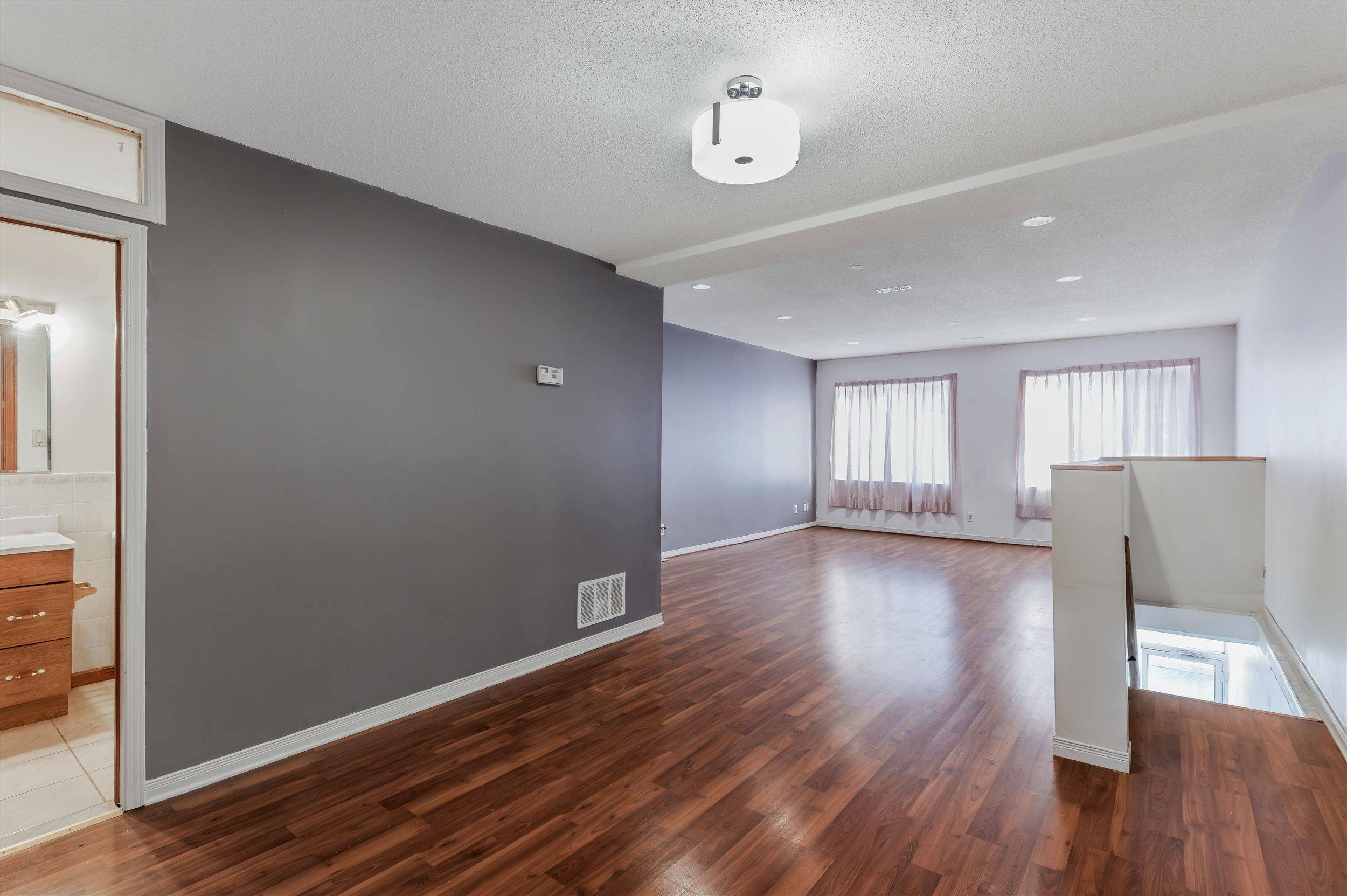 Toronto E01, ON M4L 1Z4,1396 Gerrard ST E