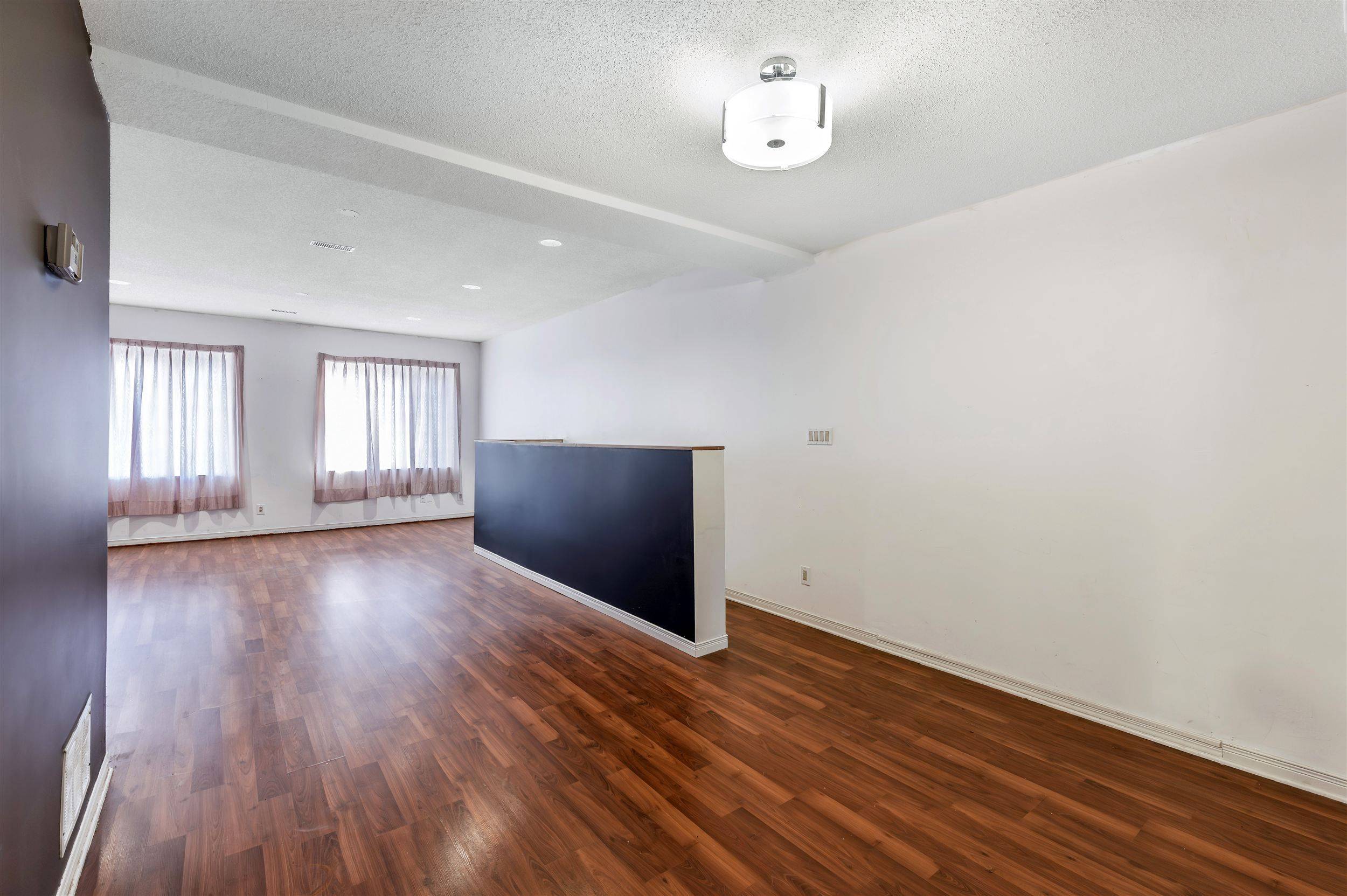 Toronto E01, ON M4L 1Z4,1396 Gerrard ST E