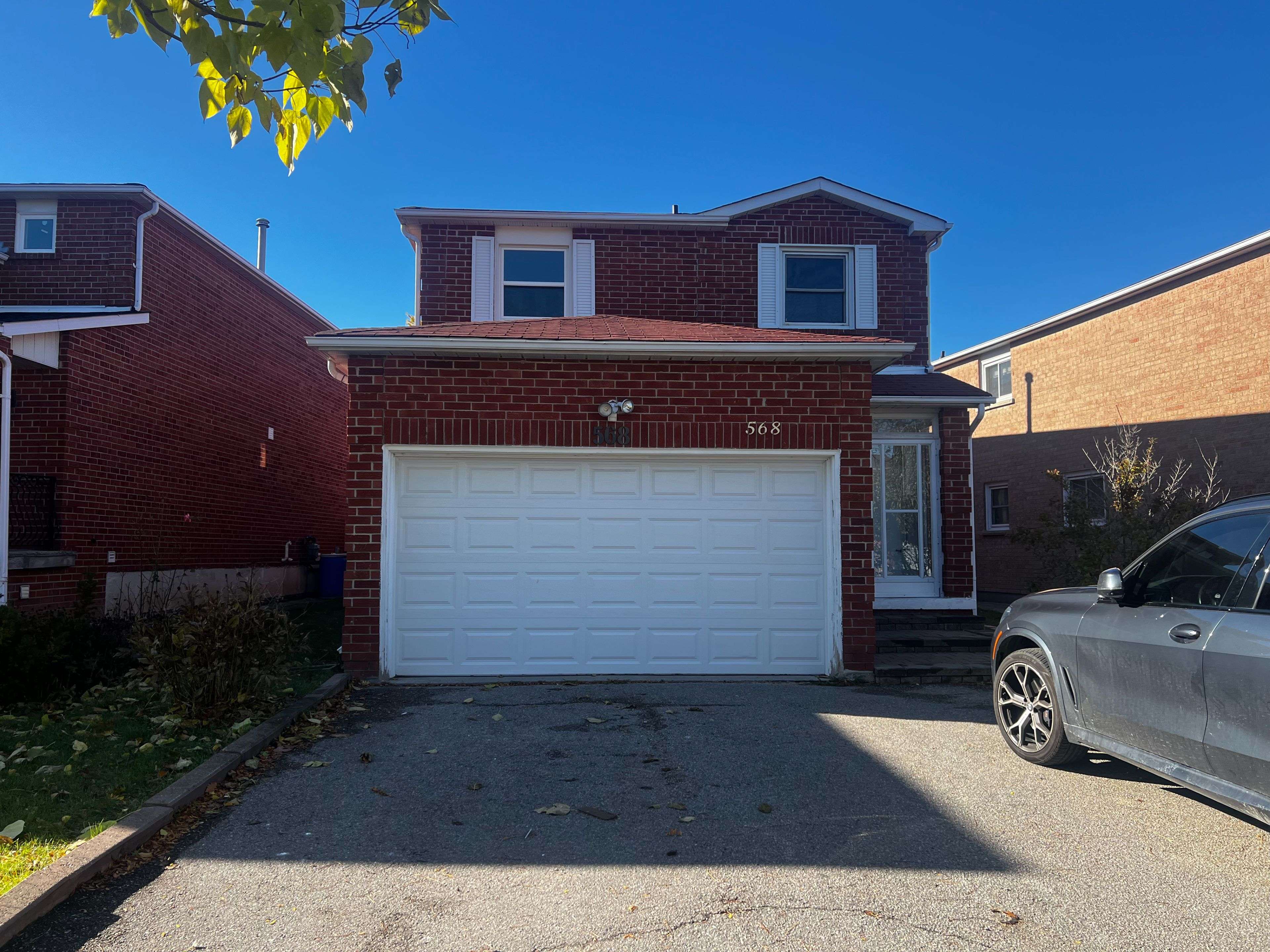 Vaughan, ON L4J 6B5,568 Brownridge DR #Lower