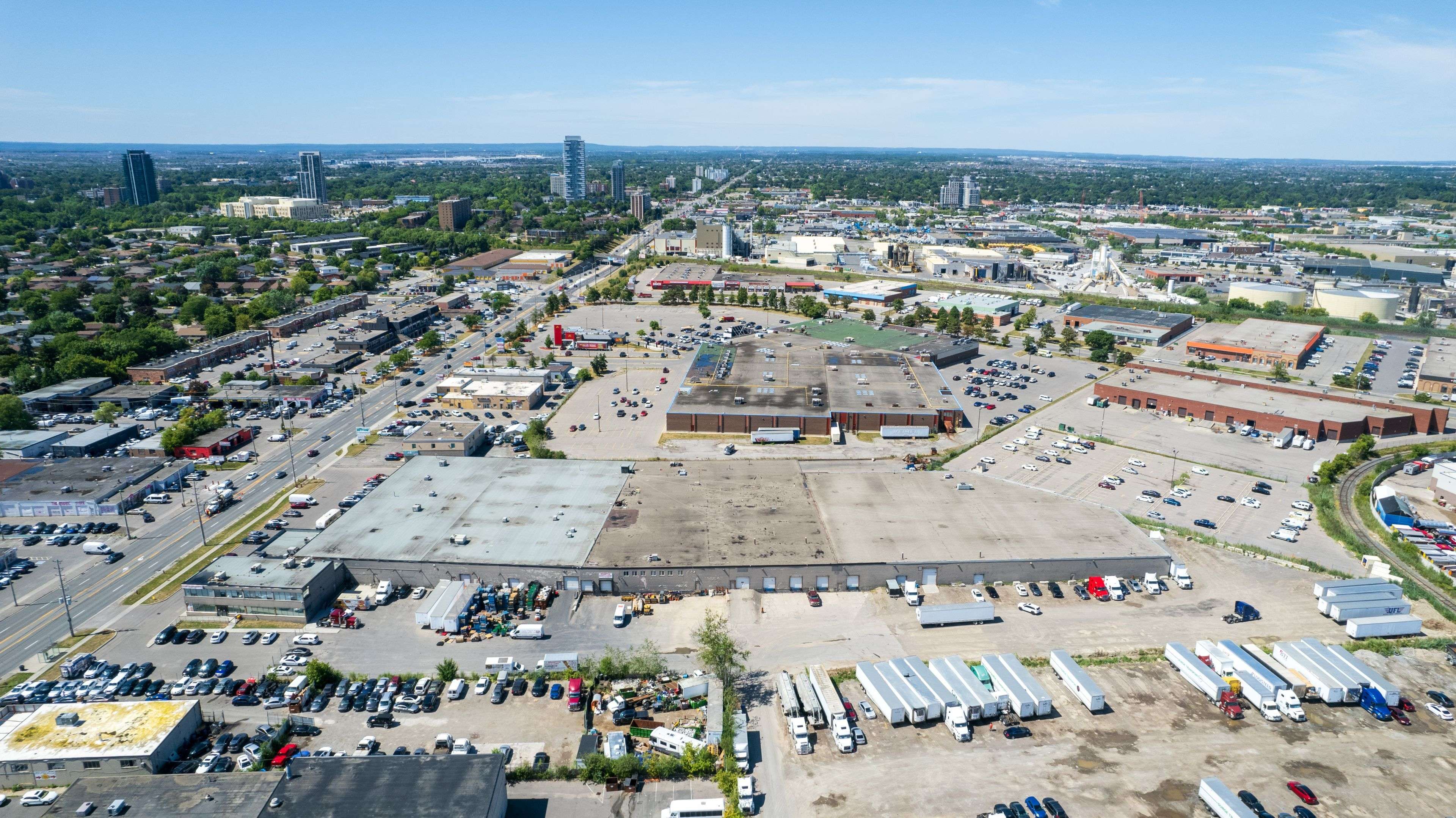 Brampton, ON L6W 3E7,100 Kennedy RD S