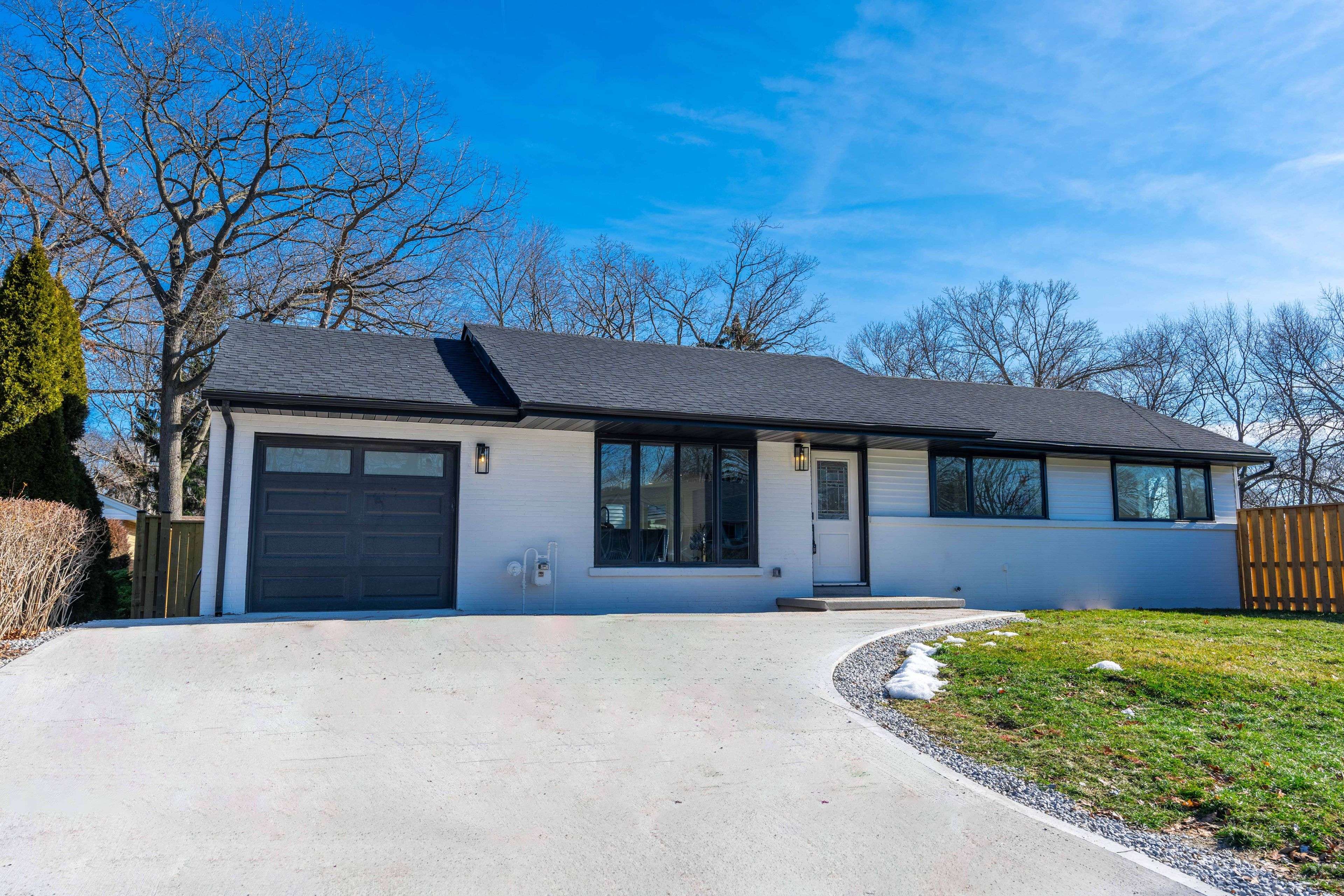 Sarnia, ON N7V 3Y9,1566 Howston AVE