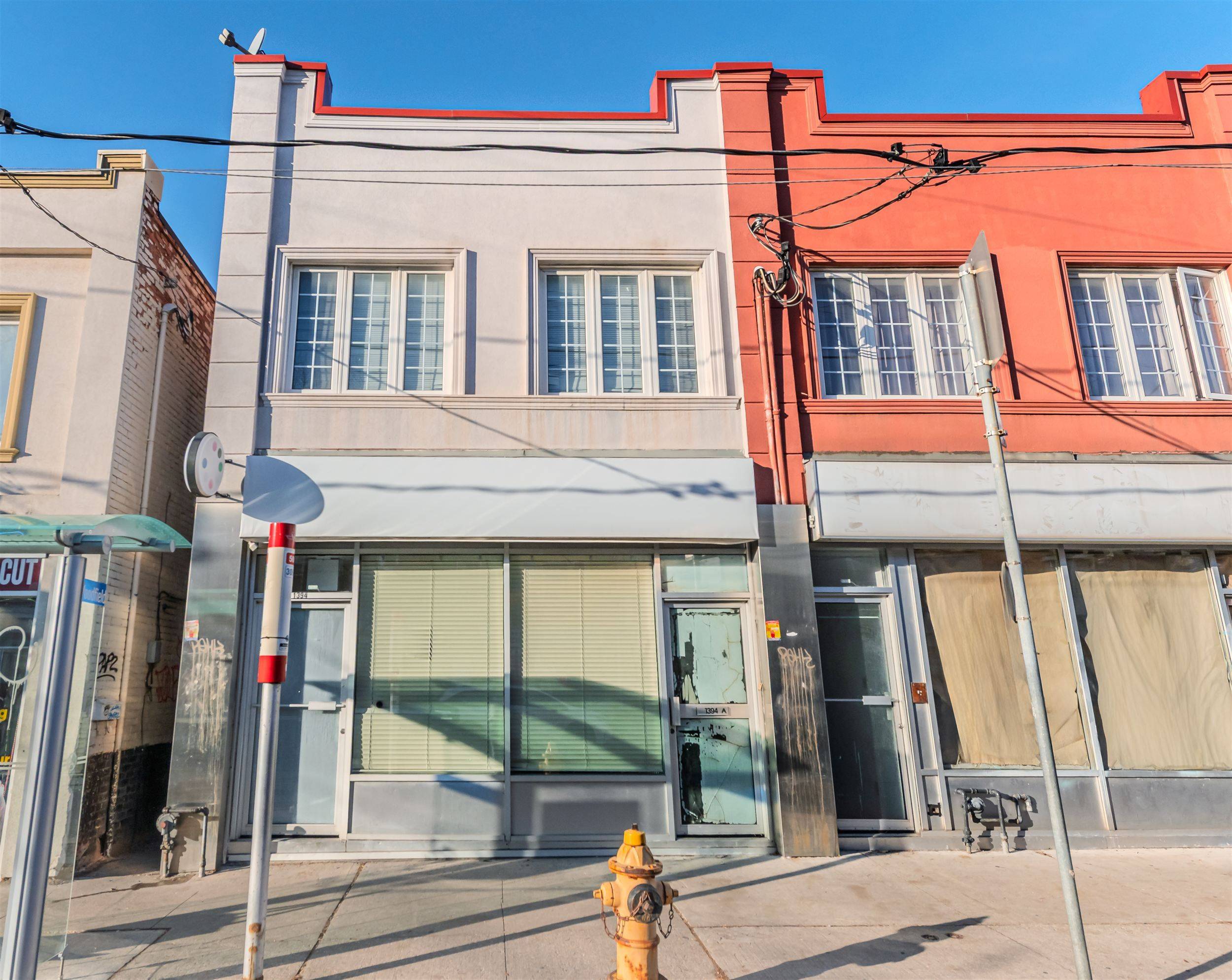 Toronto E01, ON M4L 1Z4,1394 Gerrard ST E