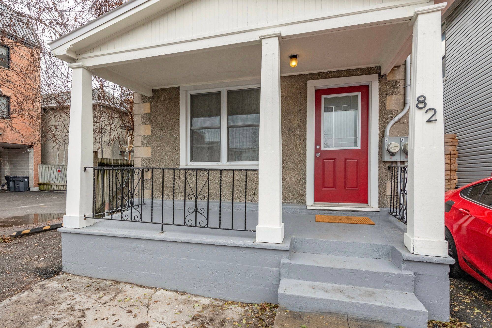 Dows Lake - Civic Hospital And Area, ON K1S 3J8,82 Beech ST