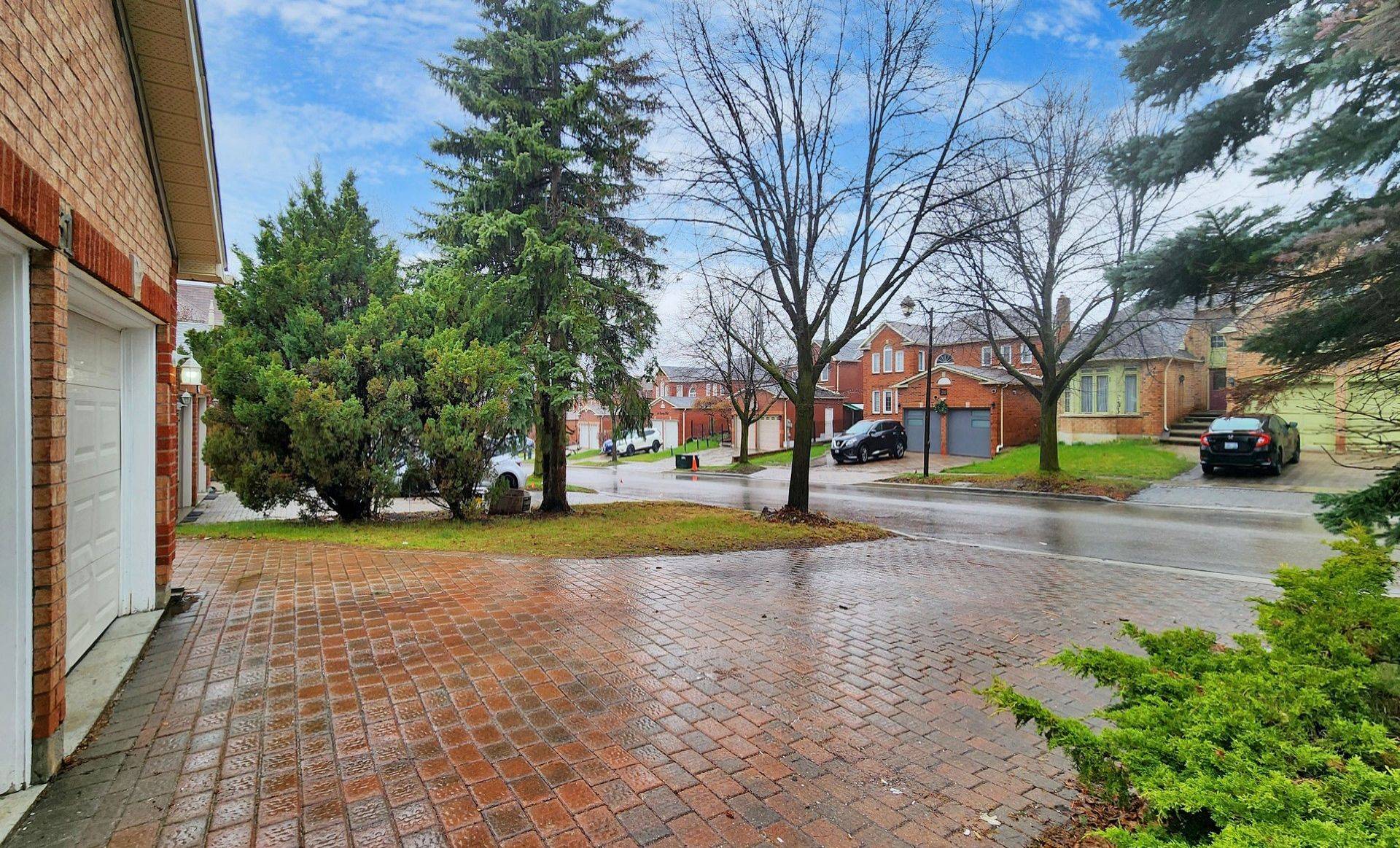 Markham, ON L3R 9H3,31 Cavalry TRL