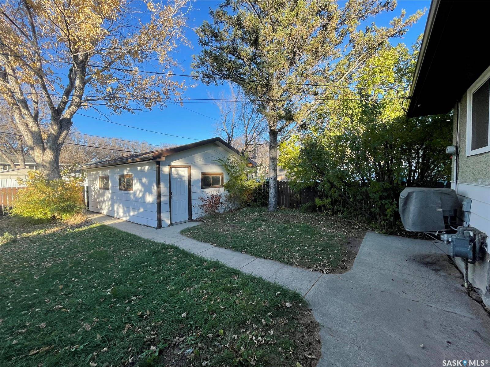 Regina, SK S4R 3J5,2910 Avonhurst DRIVE