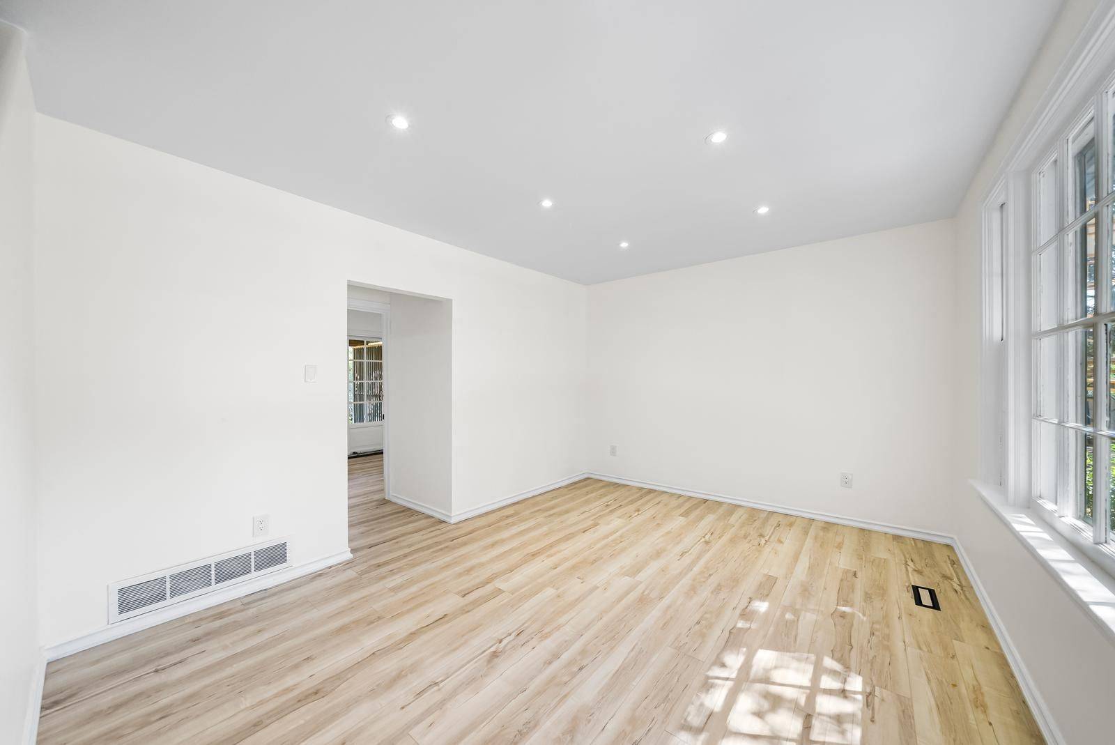 132 Homewood AVE, Toronto C07, ON M2M 1K3
