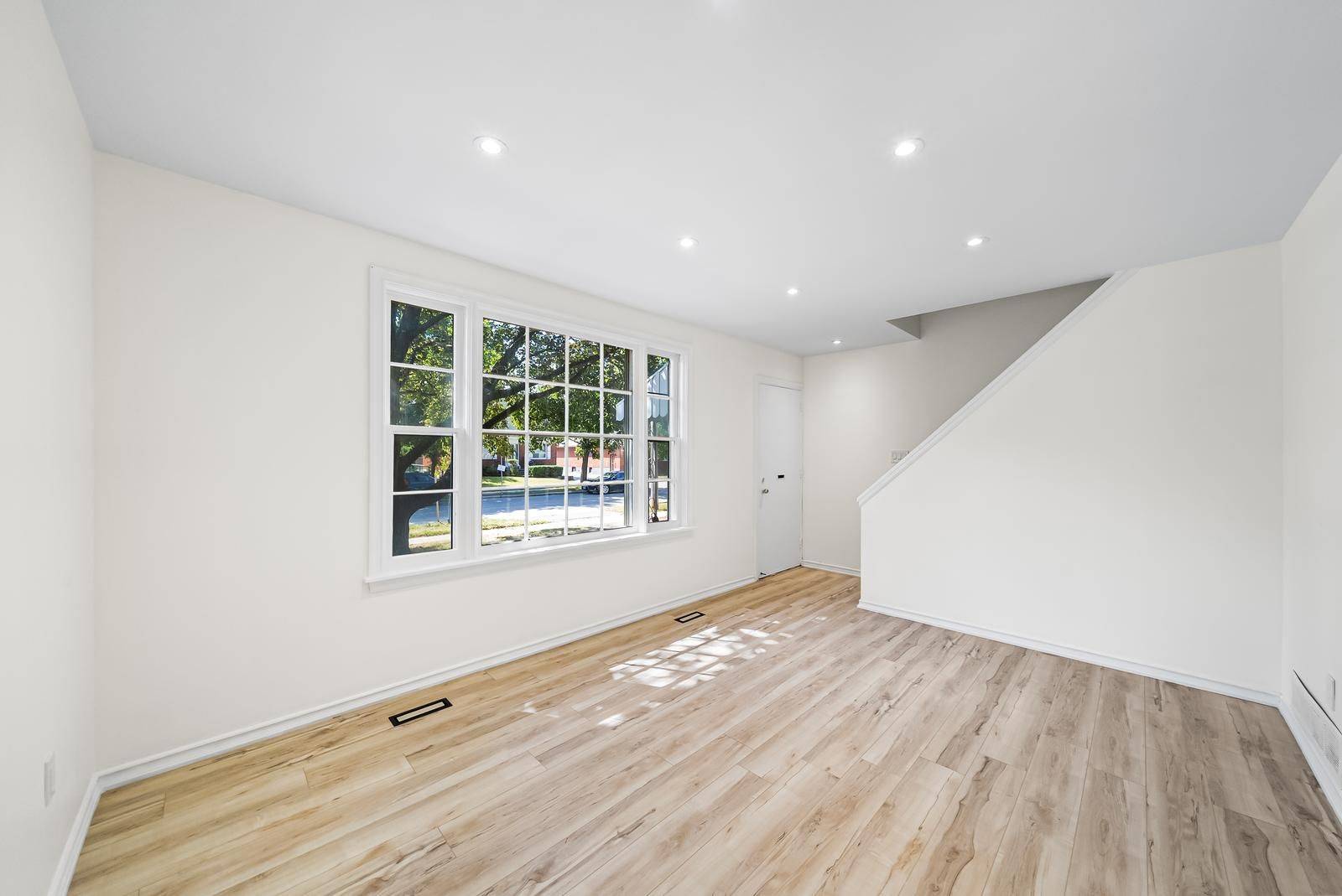 132 Homewood AVE, Toronto C07, ON M2M 1K3