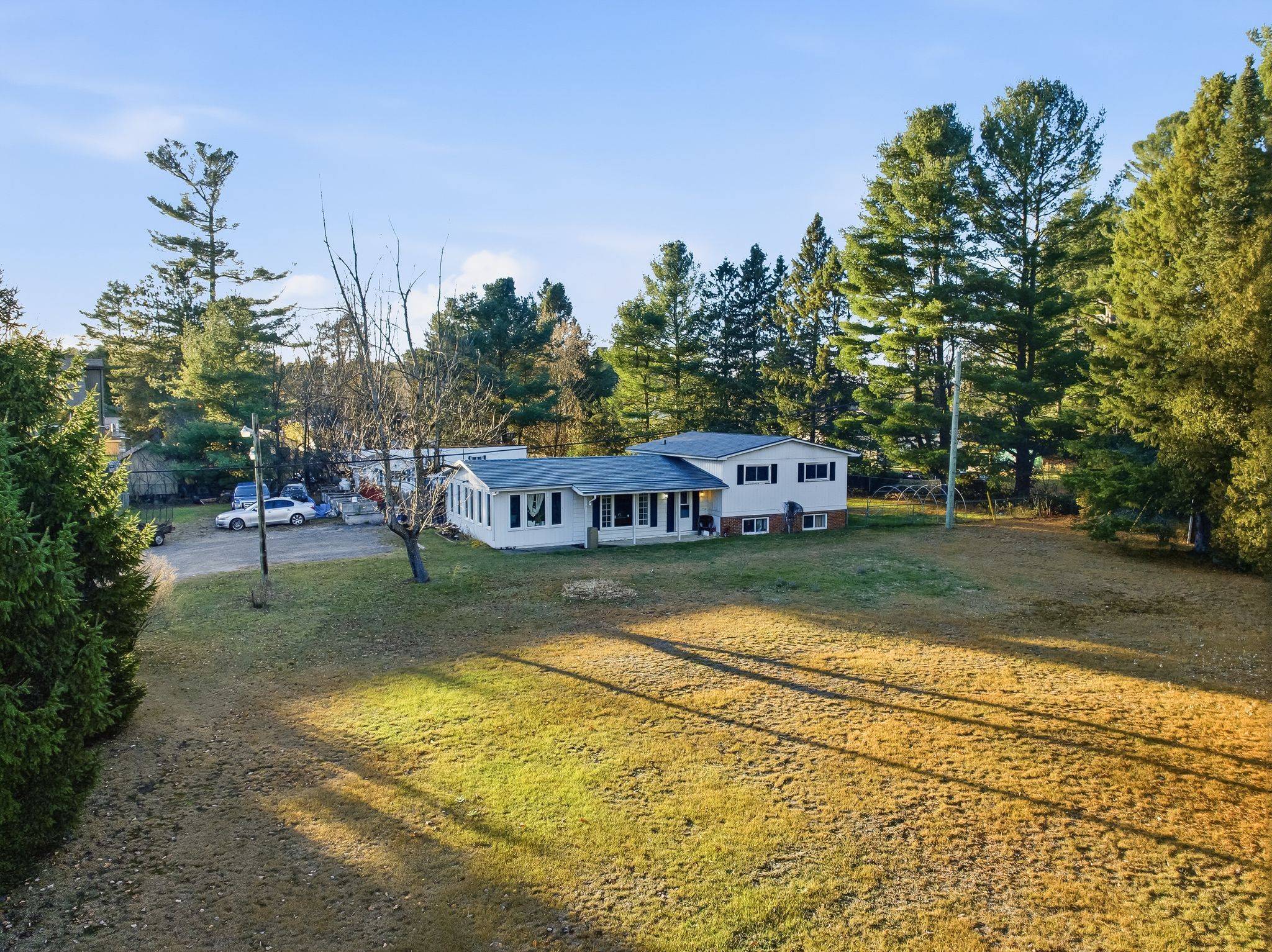 Addington Highlands, ON K0H 2G0,62 Airport RD