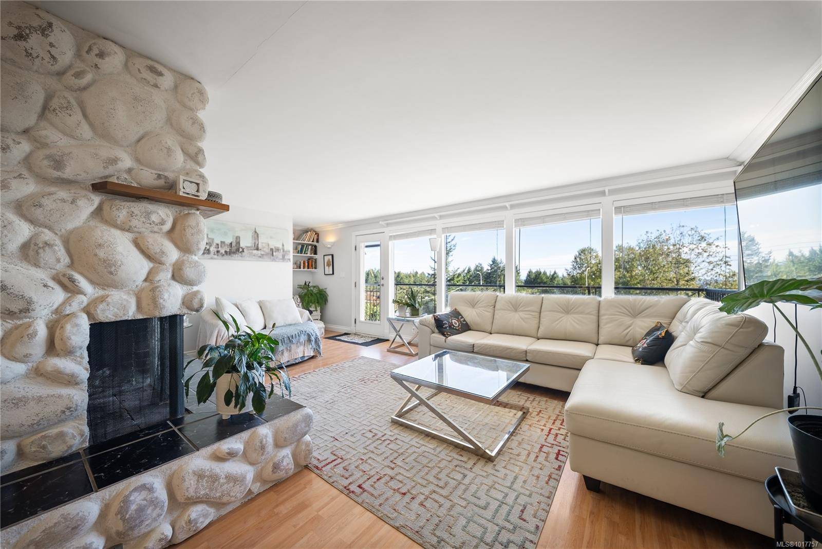 Nanaimo, BC V9R 3C2,713 Dogwood Rd