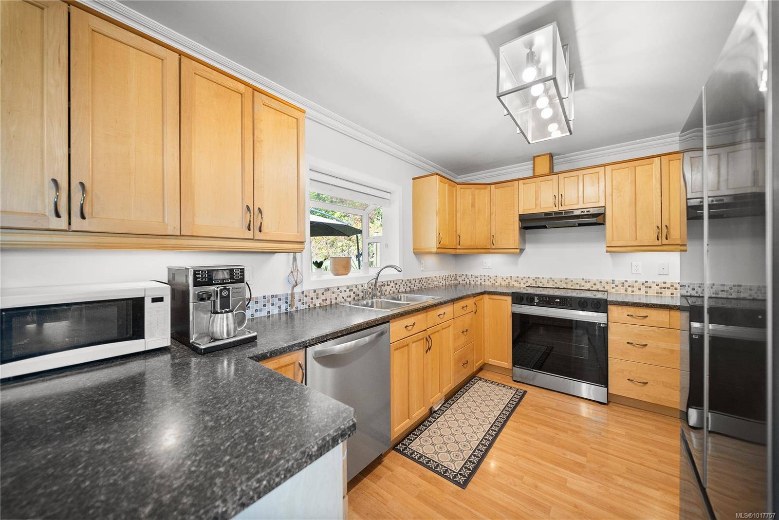 Nanaimo, BC V9R 3C2,713 Dogwood Rd