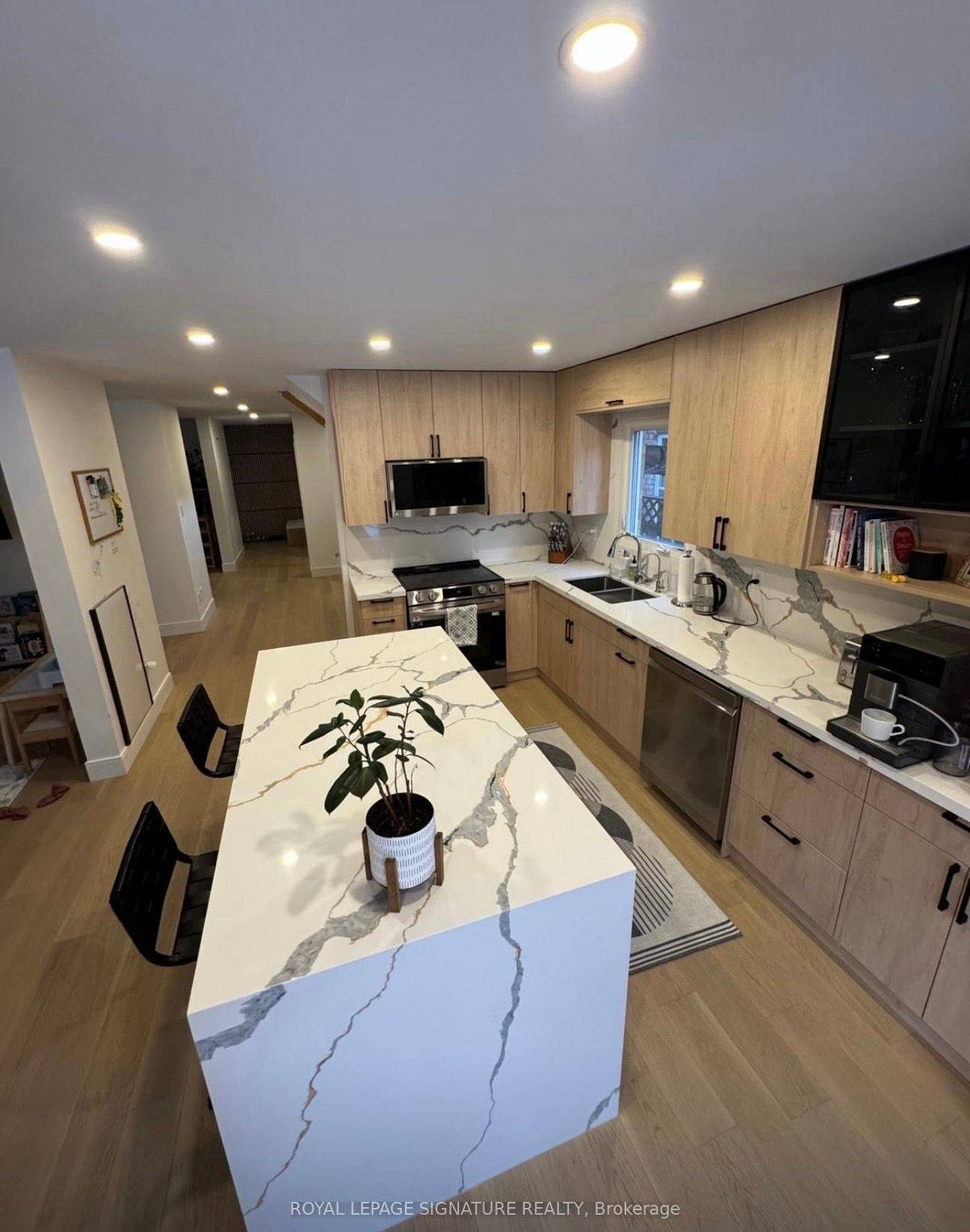 Mississauga, ON L5B 3V8,445 Malaga RD