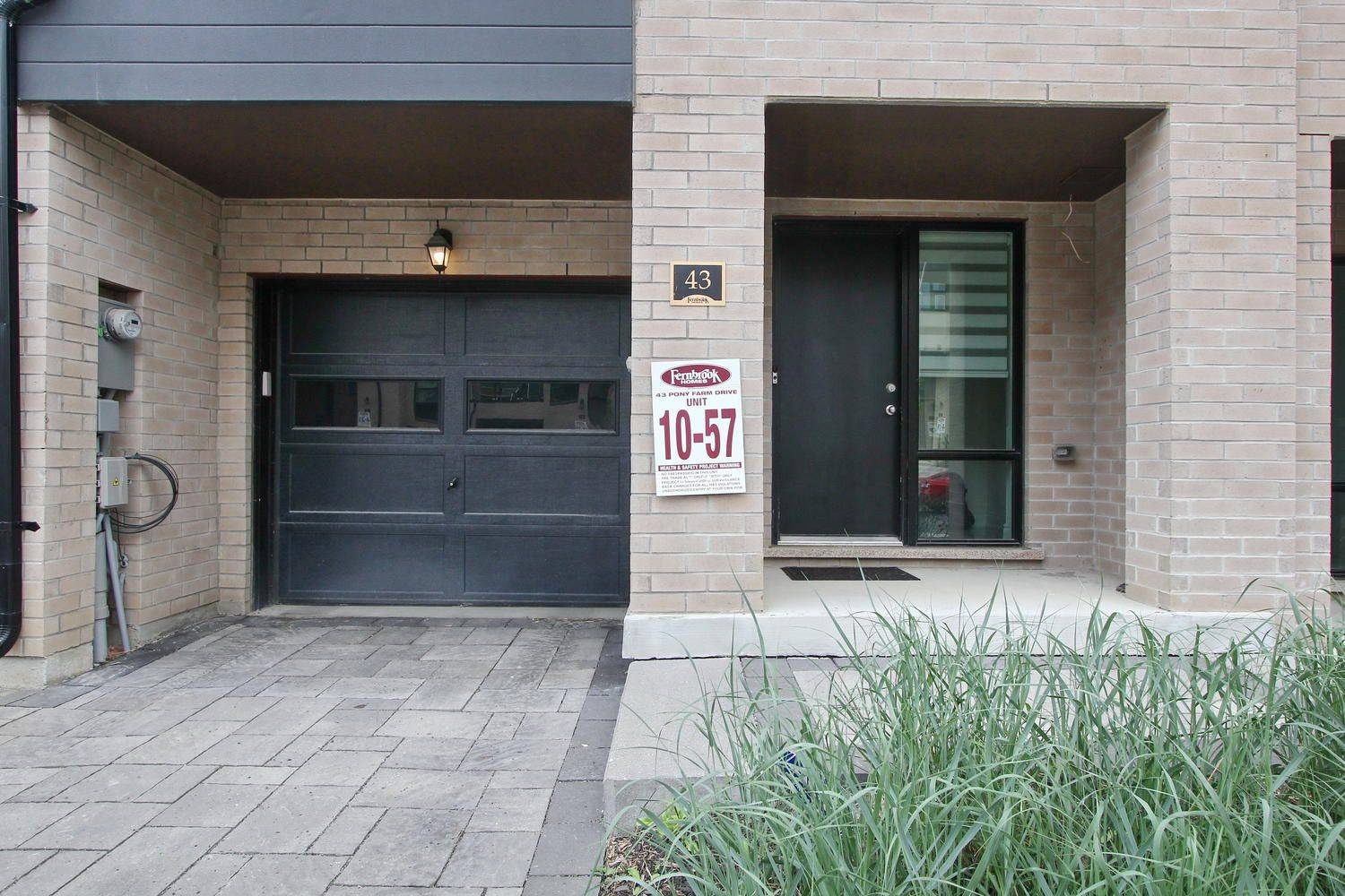 Toronto W09, ON M9R 0B3,43 Pony Farm DR