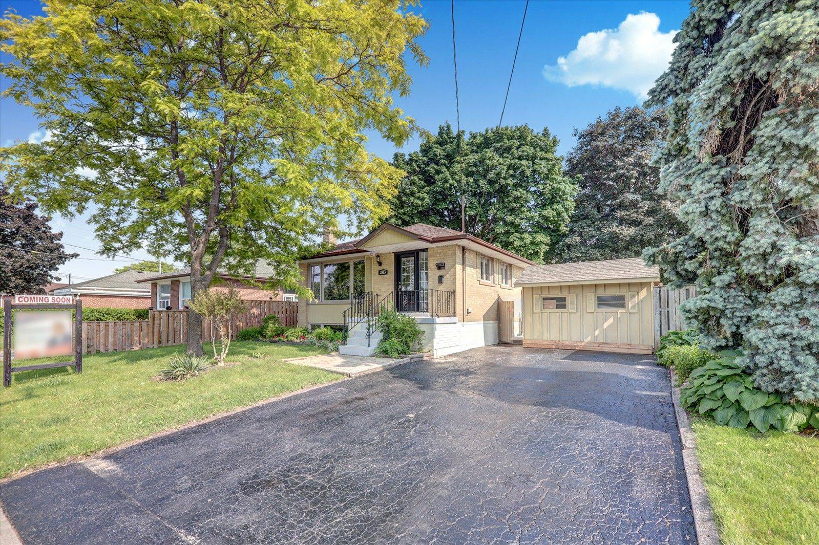 Whitby, ON L1N 3S4,203 Crawforth ST