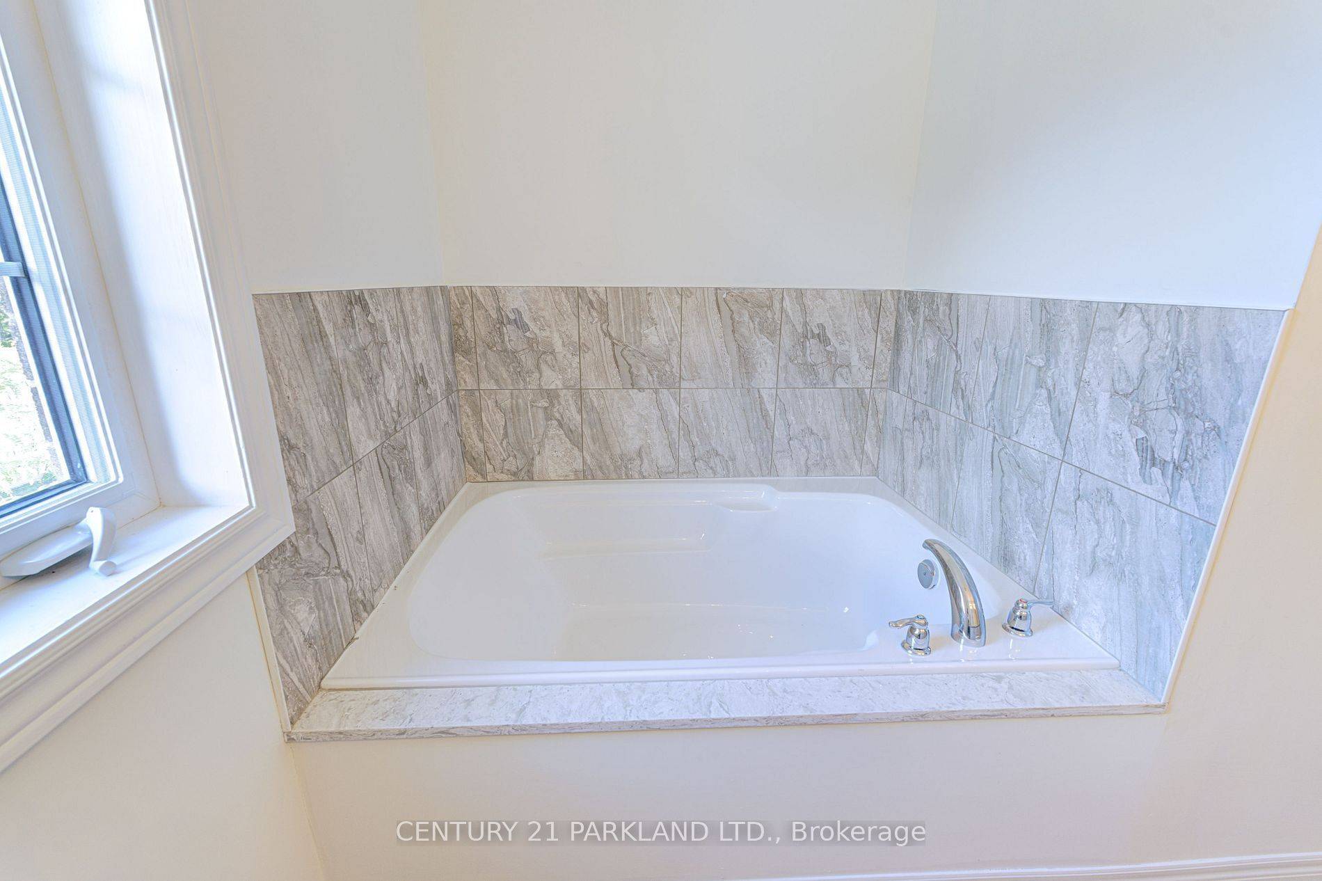 Pickering, ON L1V 1S9,1741 Fairport RD #POTL #9