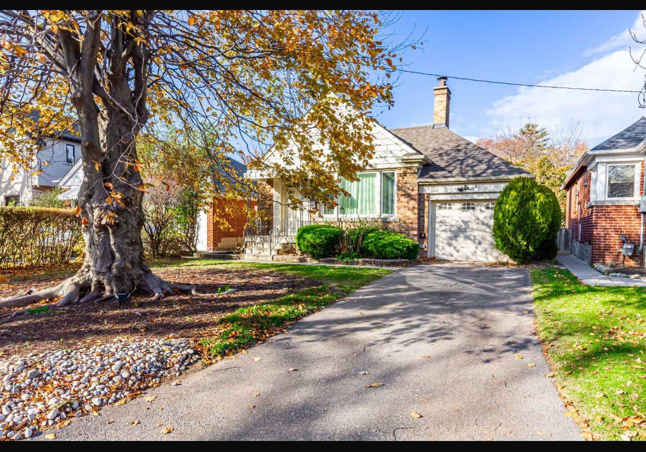 Toronto W07, ON M8Y 2H7,26 Reid MNR