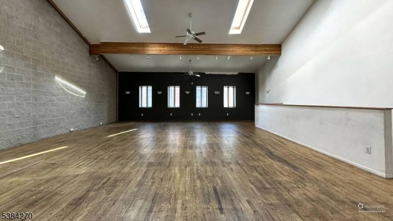 Jersey City, NJ 07304,427 Martin Luther King Jr Dr