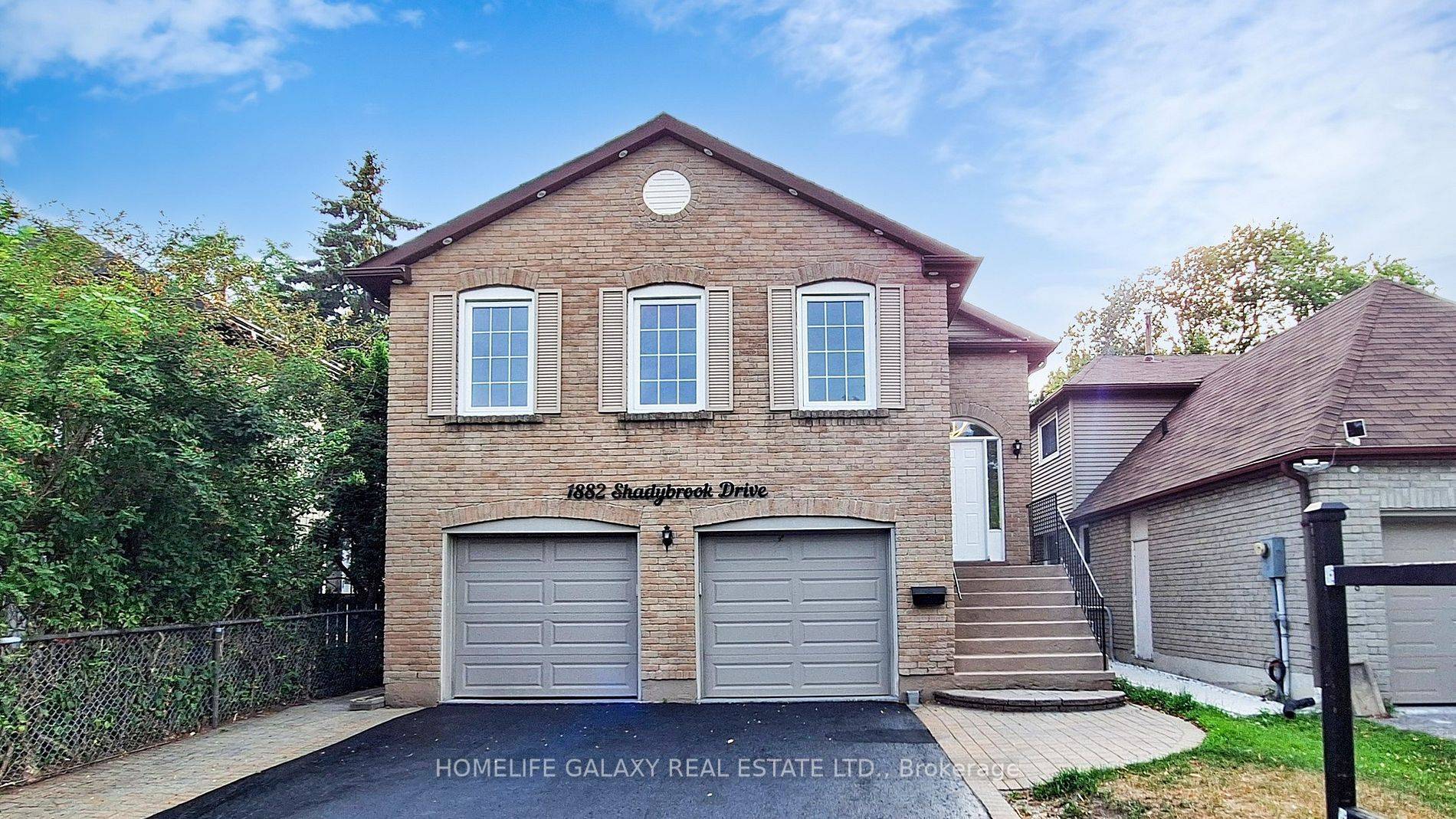Pickering, ON L1V 3A8,1882 Shadybrook DR