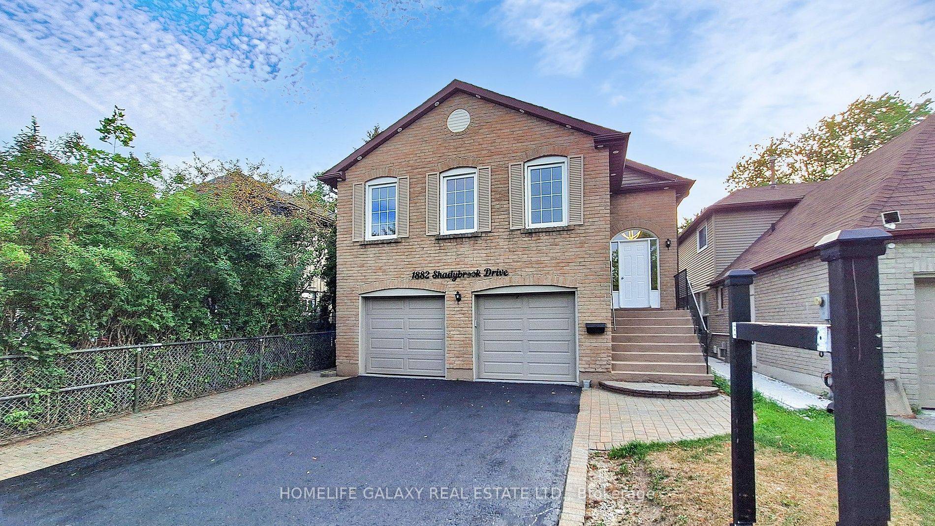 Pickering, ON L1V 3A8,1882 Shadybrook DR