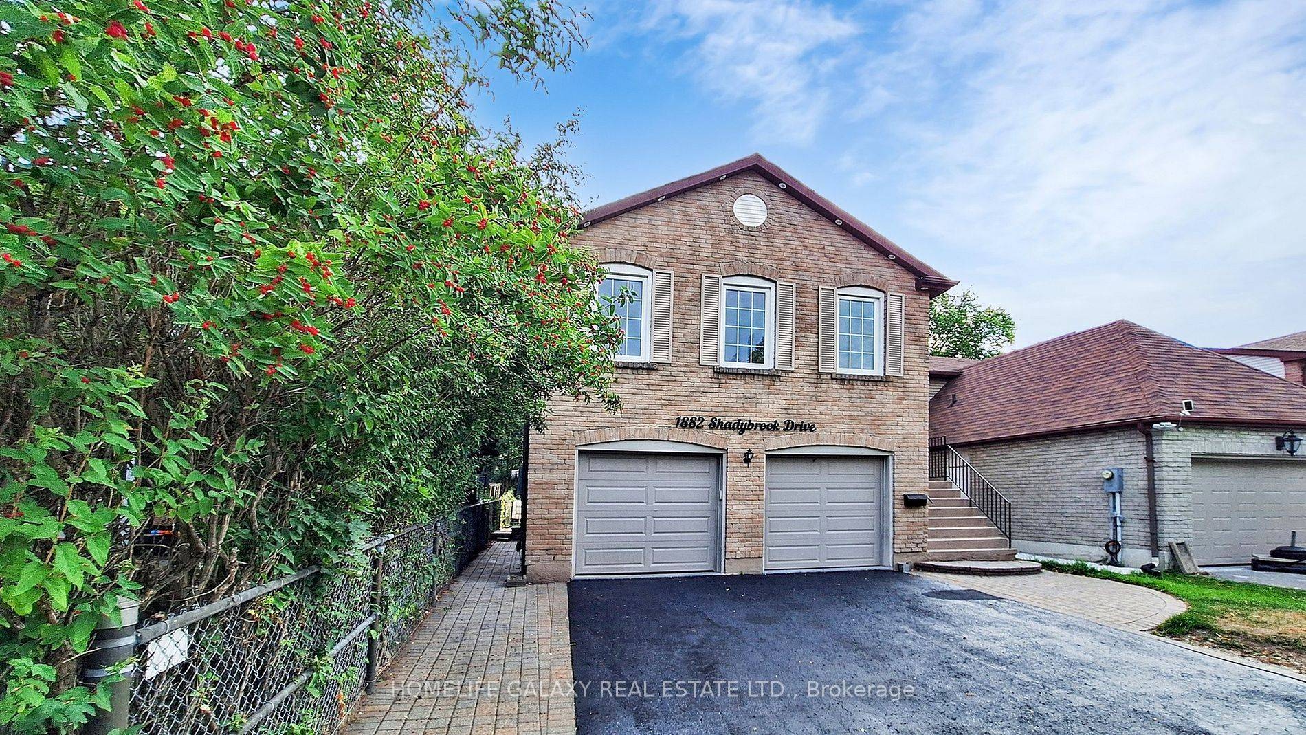 Pickering, ON L1V 3A8,1882 Shadybrook DR