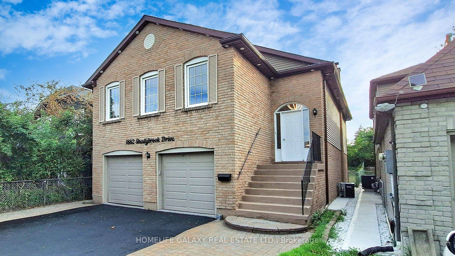 Pickering, ON L1V 3A8,1882 Shadybrook DR