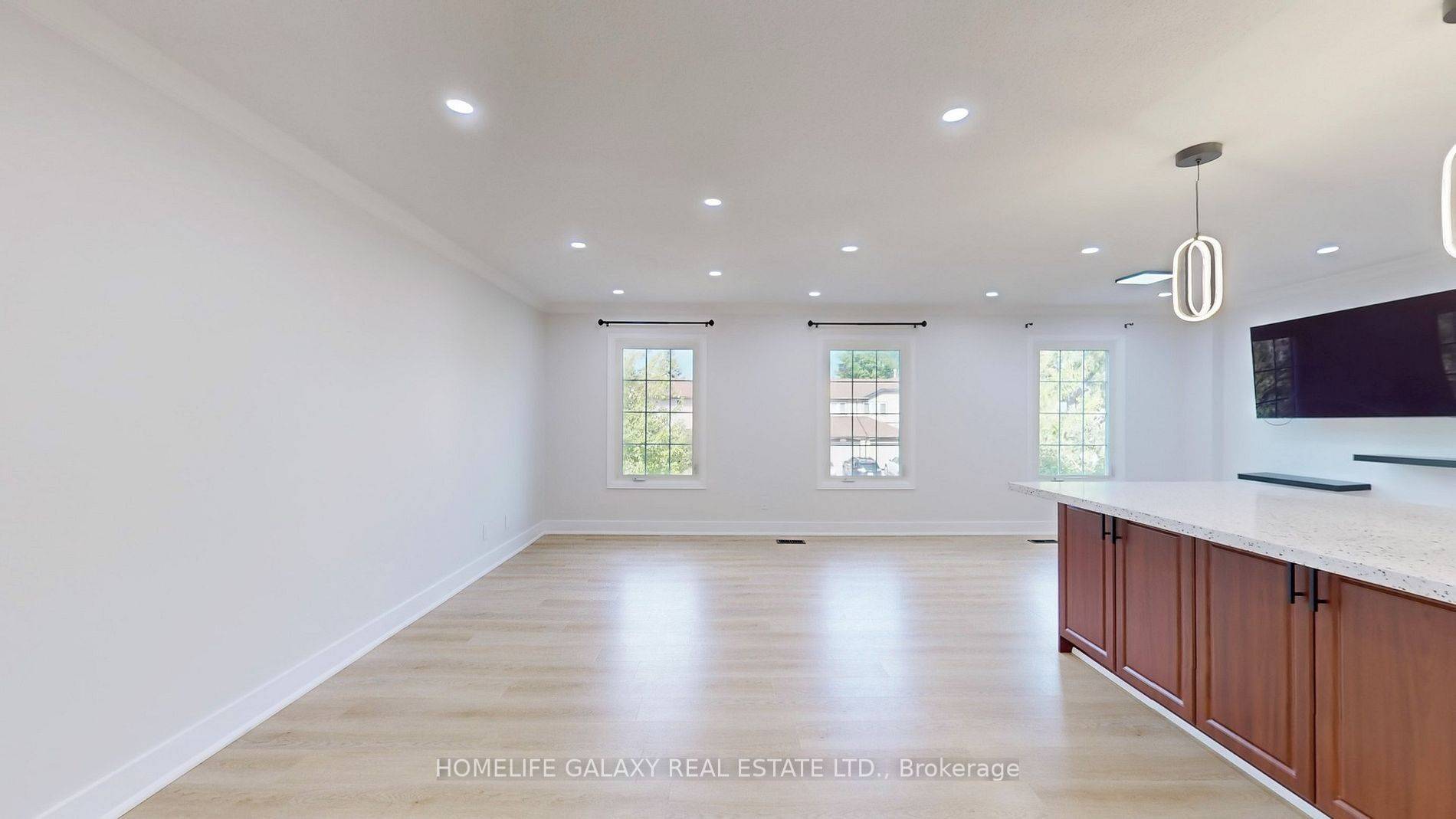 Pickering, ON L1V 3A8,1882 Shadybrook DR